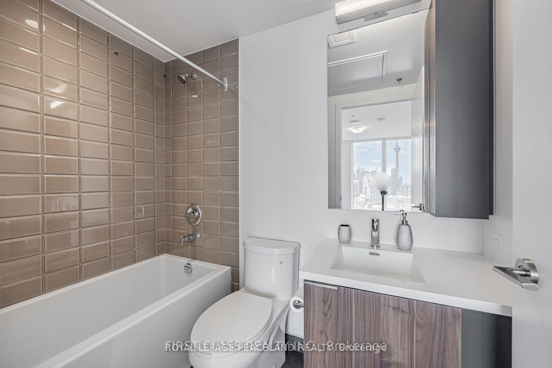Photo 9 of Unit 1608, 203 College Street, Toronto, Kensington-Chinatown — HOMEH