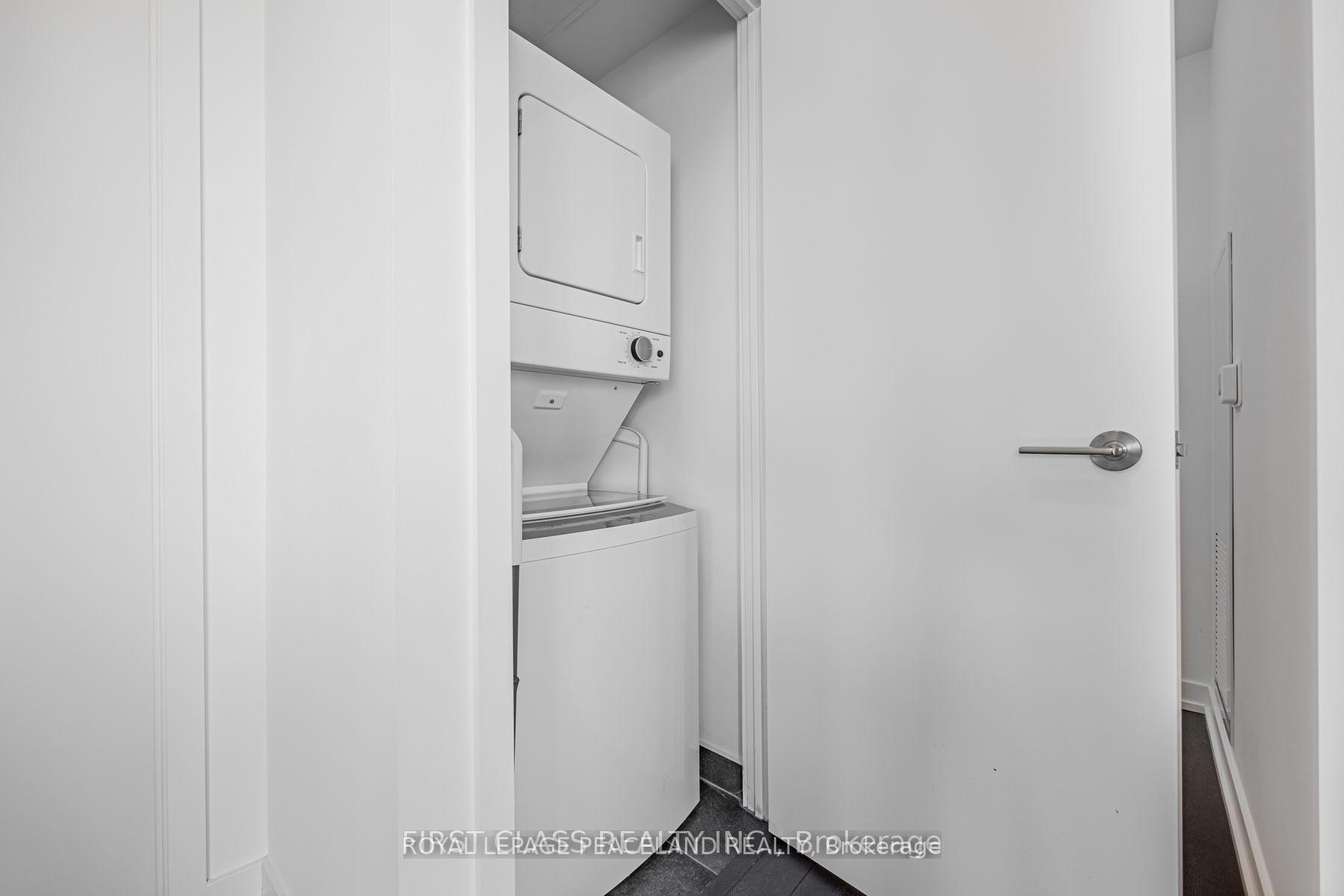Photo 15 of Unit 1608, 203 College Street, Toronto, Kensington-Chinatown — HOMEH