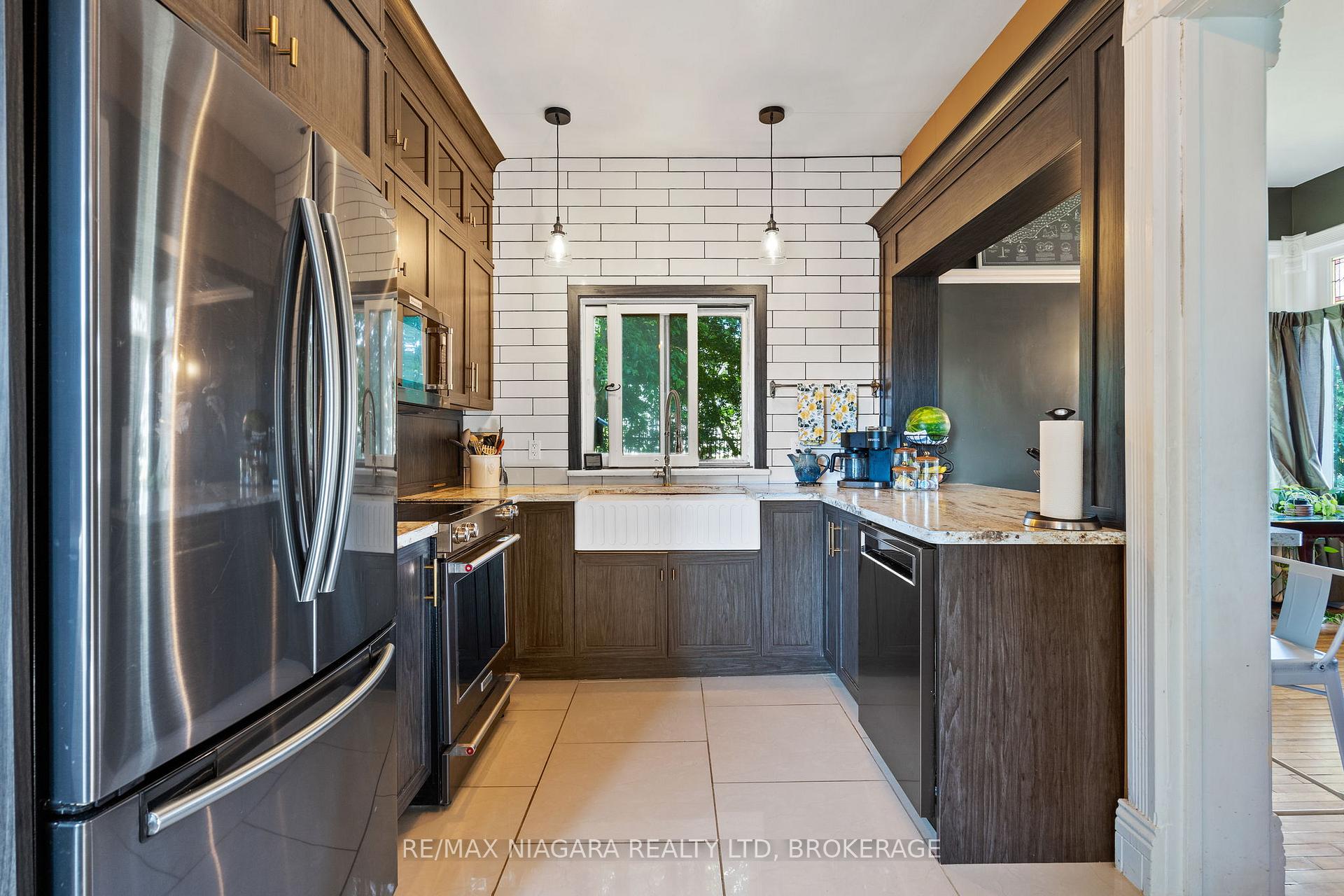 Photo 11 of 14 Catharine Street, Port Colborne, Sugarloaf — HOMEH