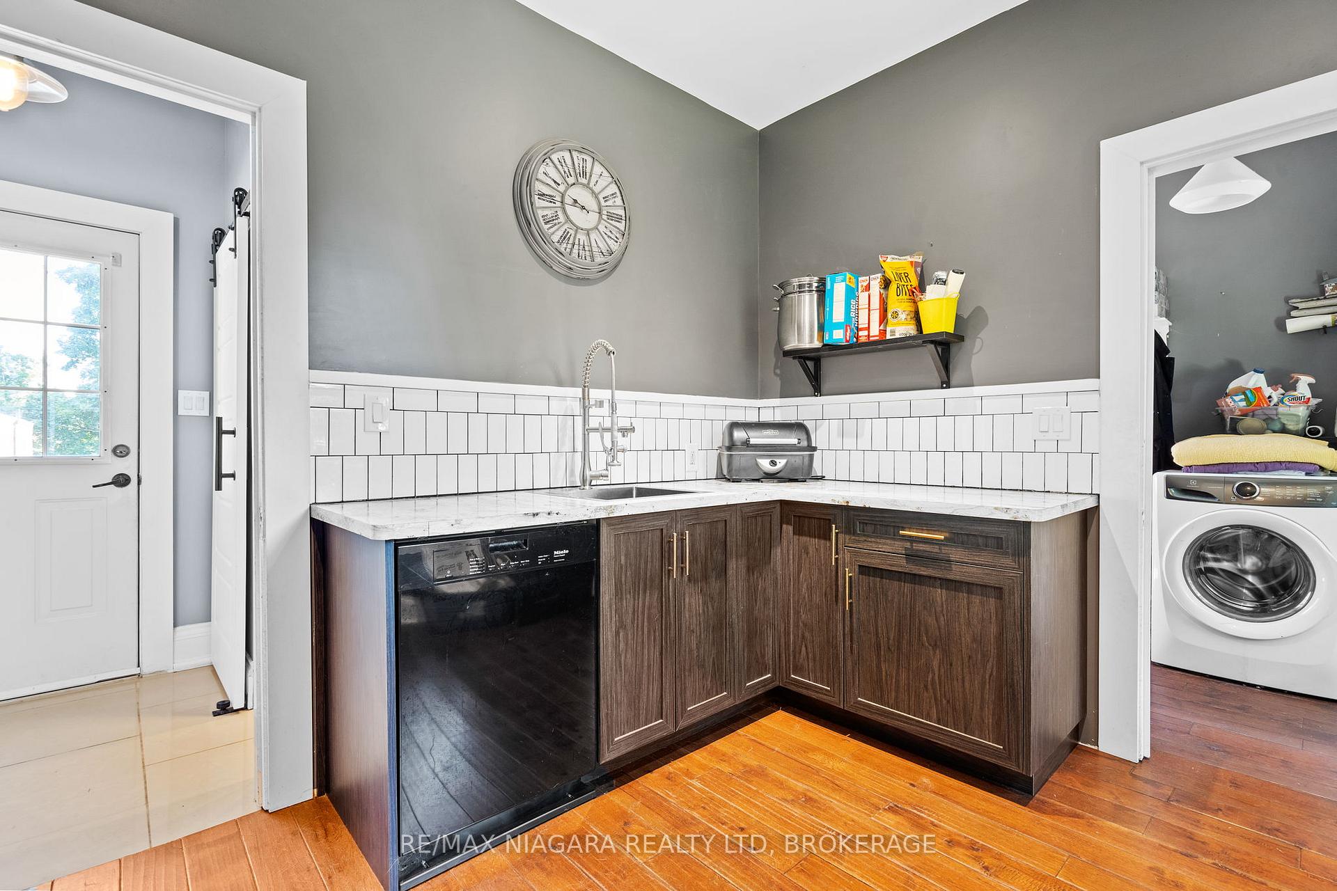 Photo 13 of 14 Catharine Street, Port Colborne, Sugarloaf — HOMEH