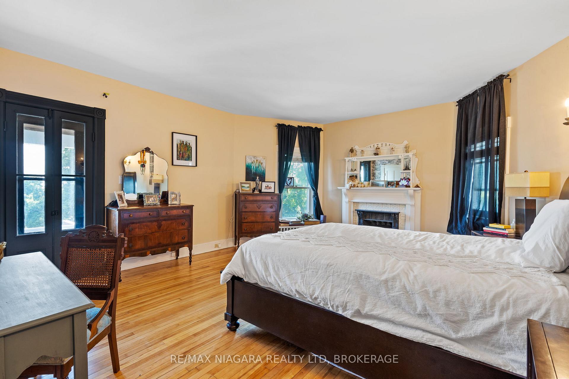 Photo 23 of 14 Catharine Street, Port Colborne, Sugarloaf — HOMEH