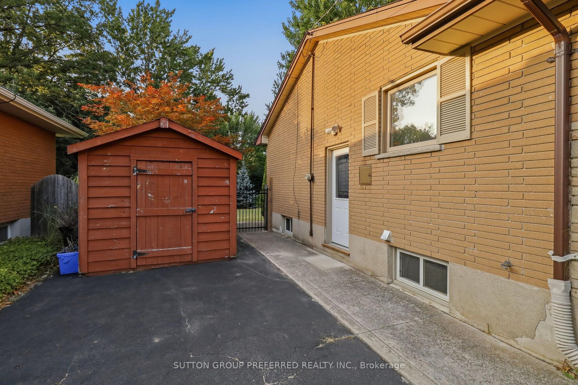 Photo 3 of 415 Randol Drive, London, South D — HOMEH