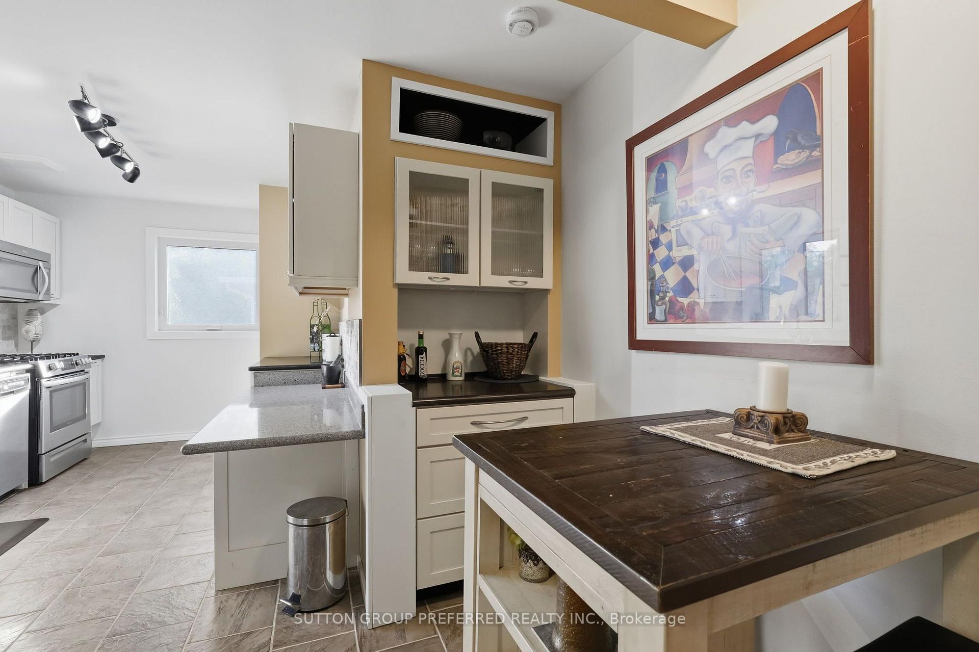 Photo 11 of 415 Randol Drive, London, South D — HOMEH