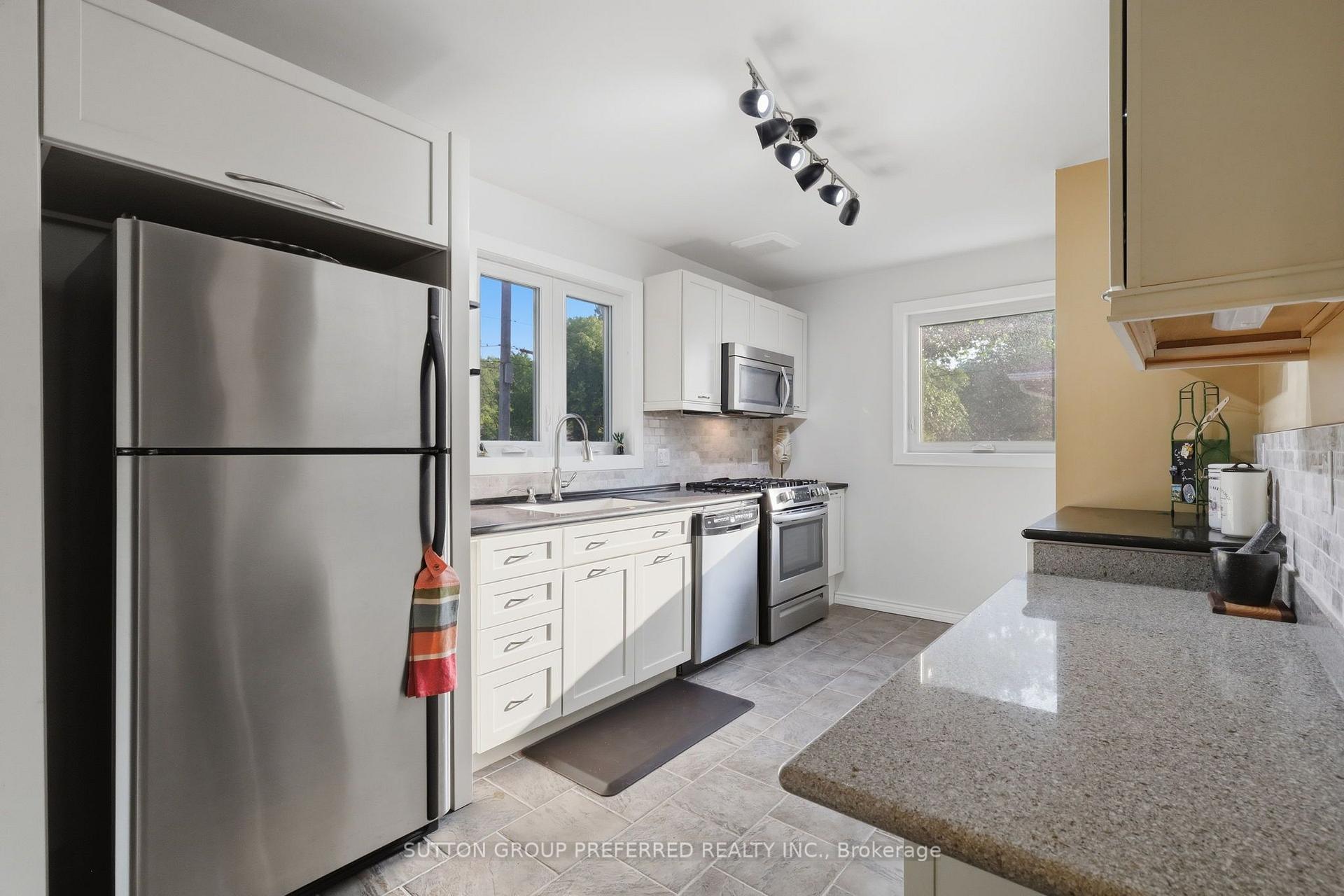 Photo 12 of 415 Randol Drive, London, South D — HOMEH