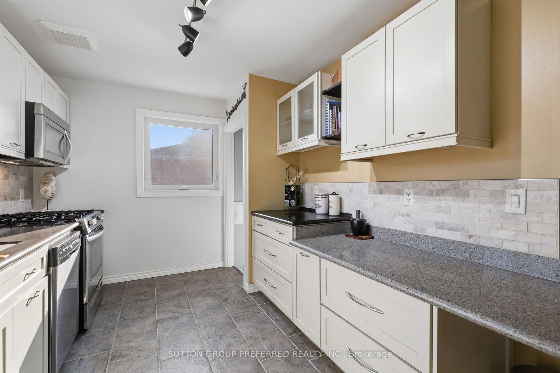 Photo 13 of 415 Randol Drive, London, South D — HOMEH