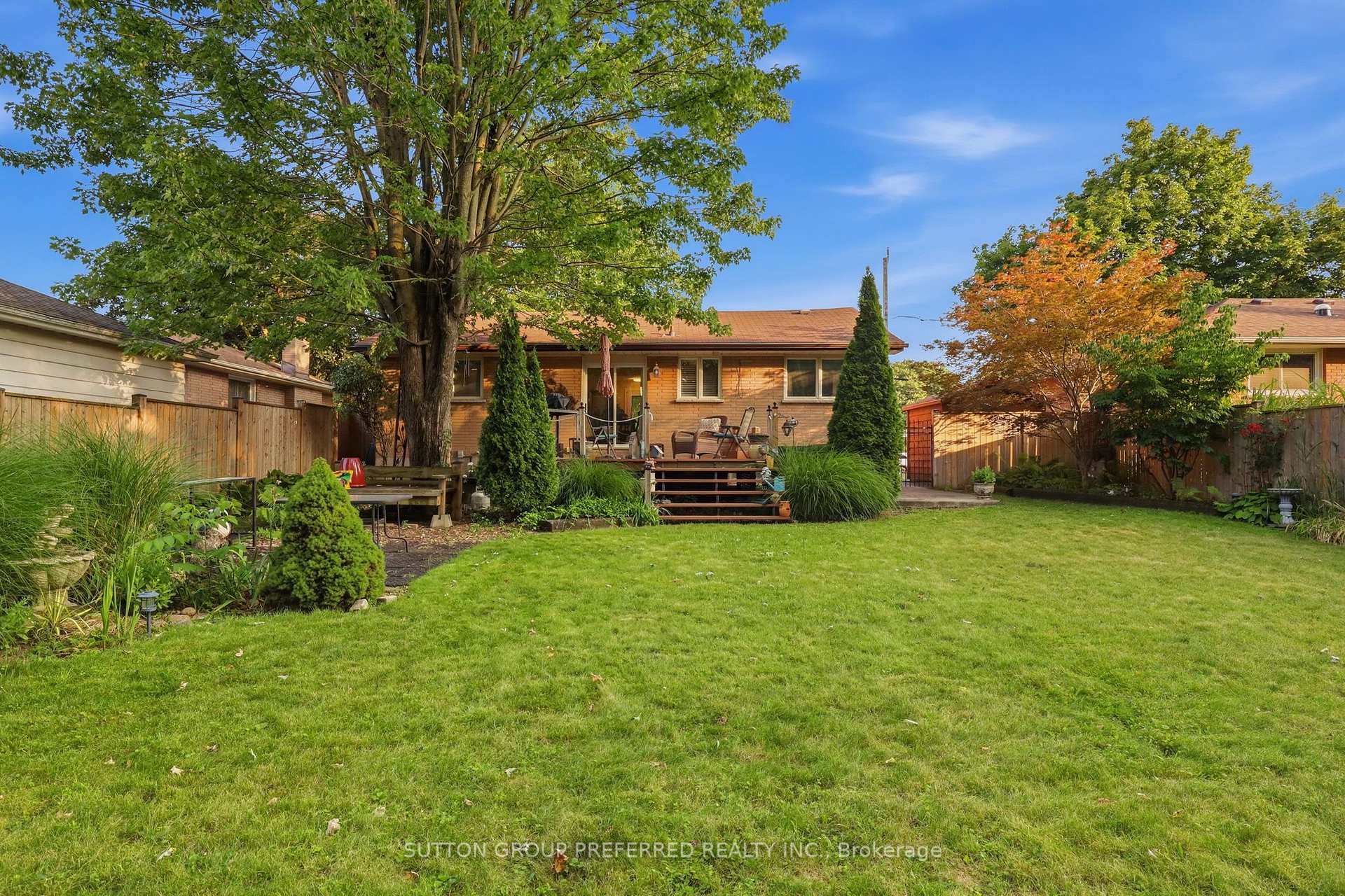 Photo 48 of 415 Randol Drive, London, South D — HOMEH