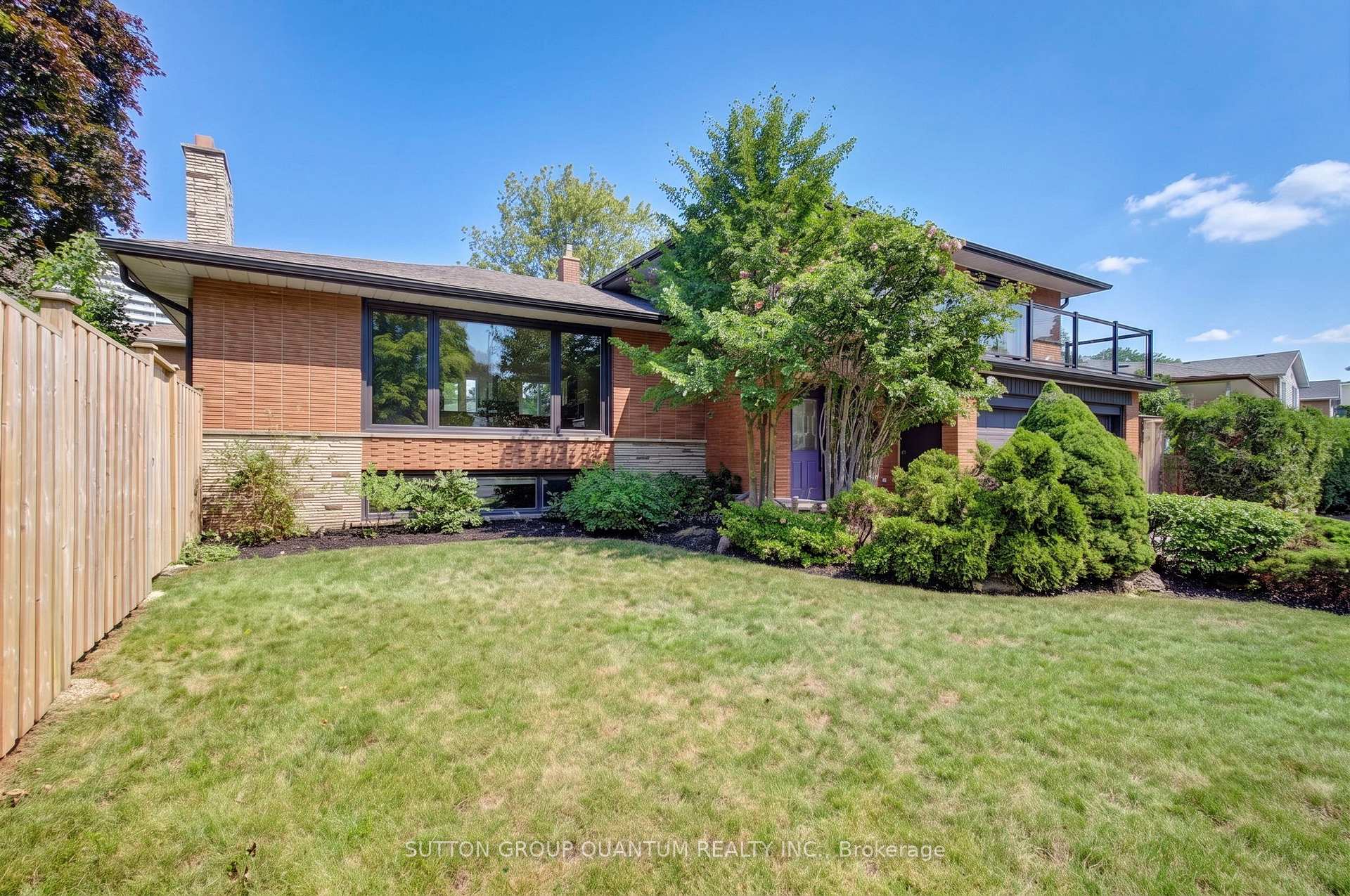 Photo 2 of 3456 Riverspray Crescent, Mississauga, Applewood — HOMEH