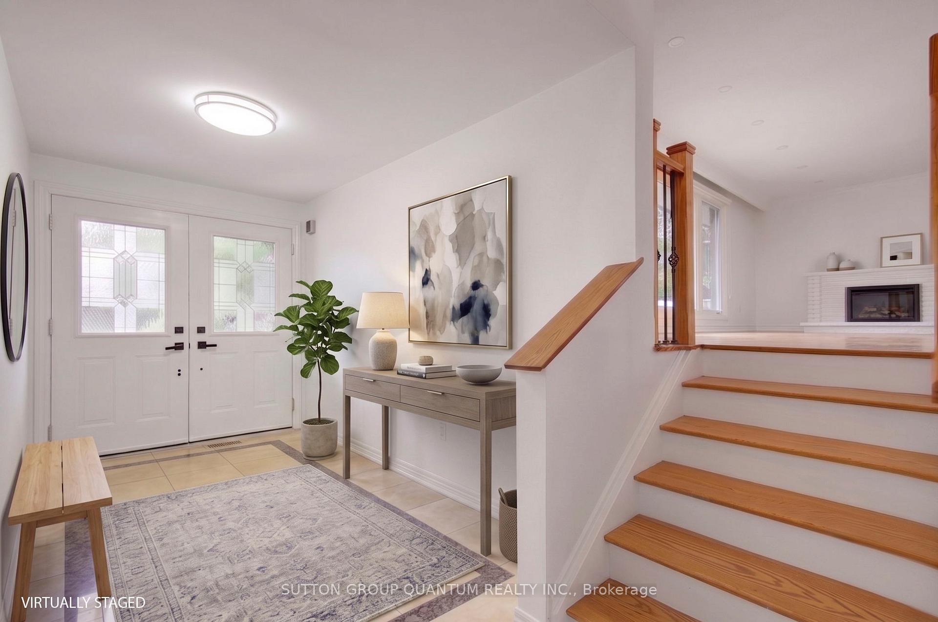 Photo 5 of 3456 Riverspray Crescent, Mississauga, Applewood — HOMEH