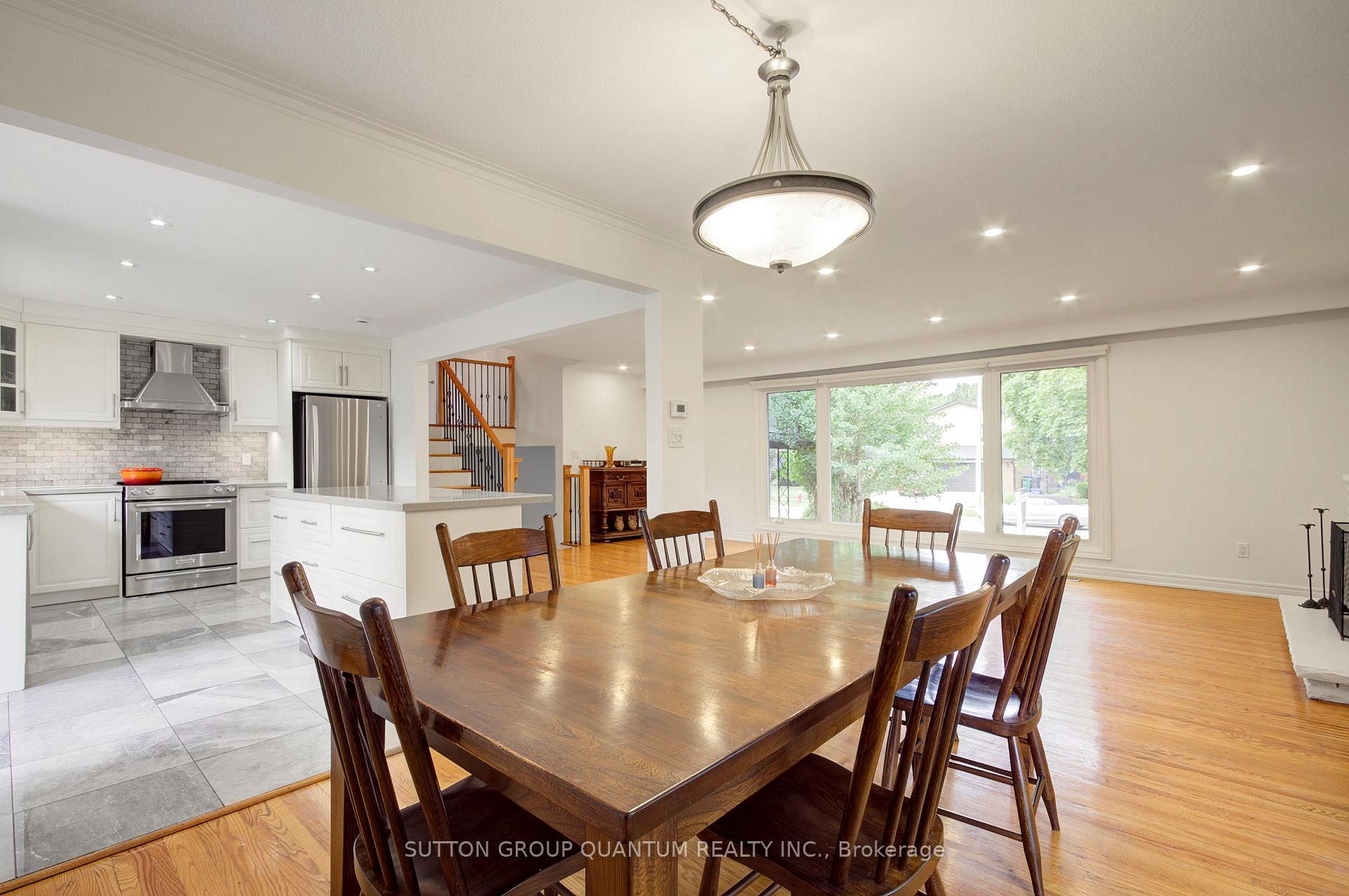 Photo 15 of 3456 Riverspray Crescent, Mississauga, Applewood — HOMEH