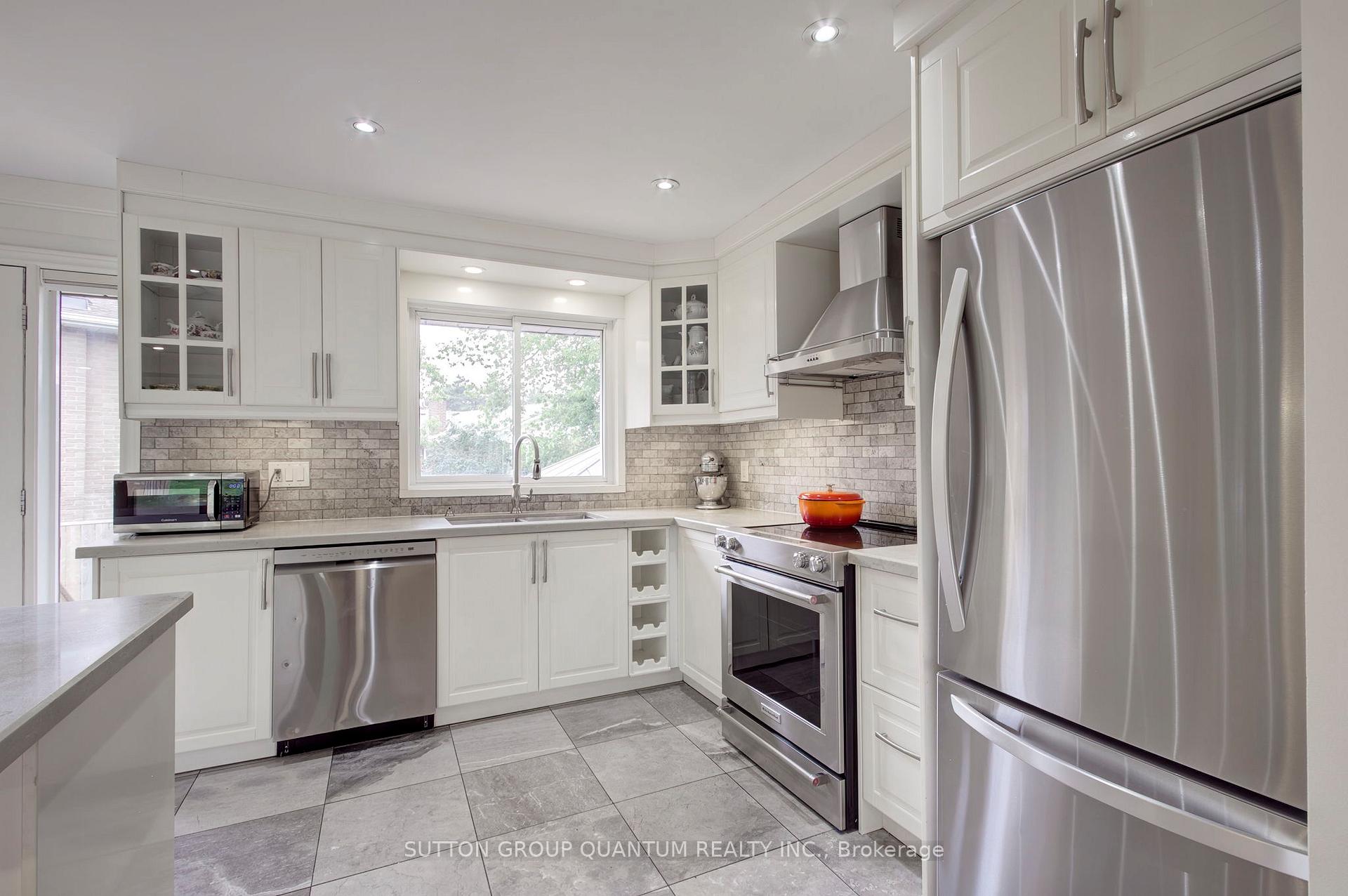 Photo 21 of 3456 Riverspray Crescent, Mississauga, Applewood — HOMEH
