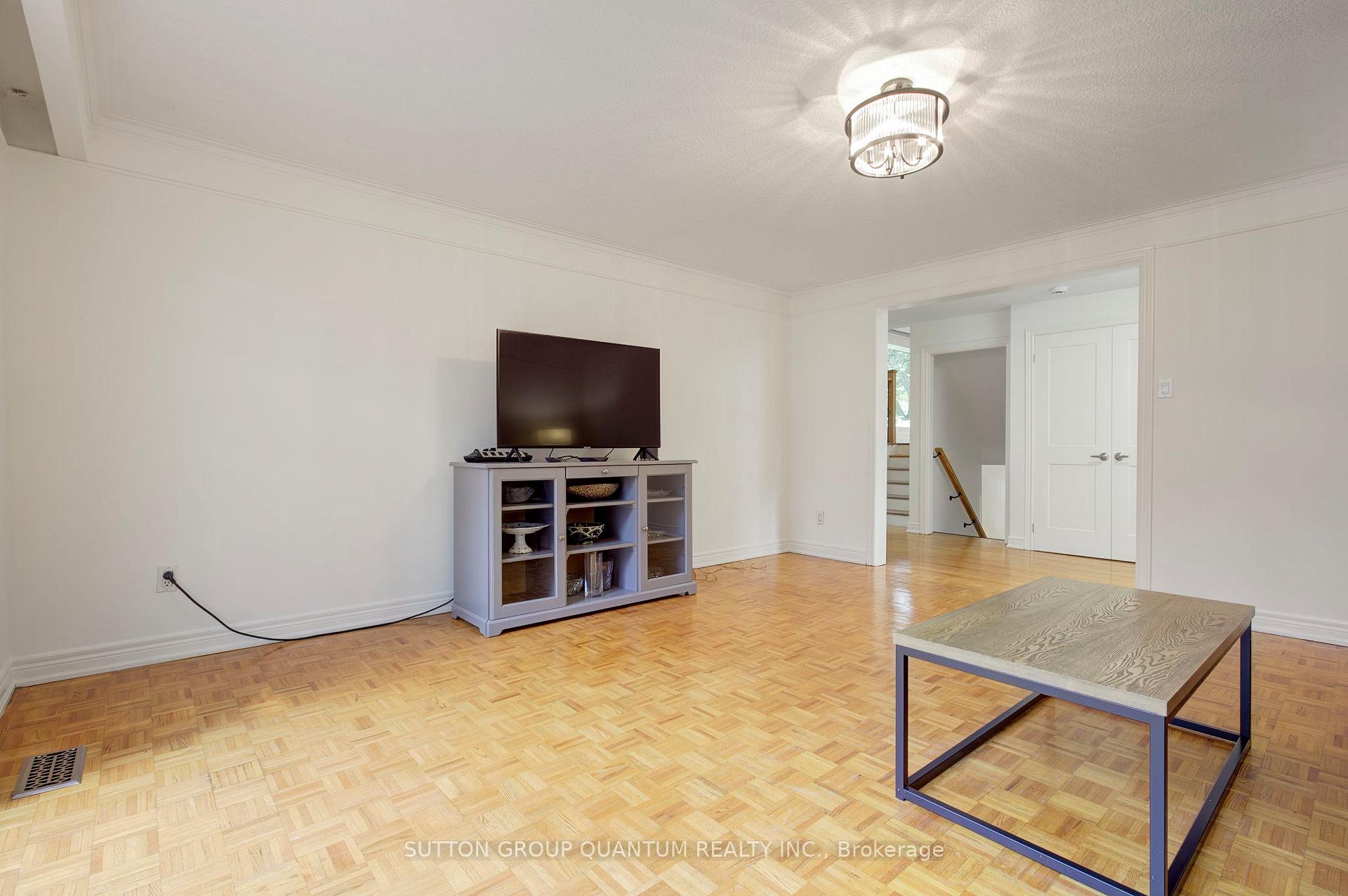Photo 24 of 3456 Riverspray Crescent, Mississauga, Applewood — HOMEH
