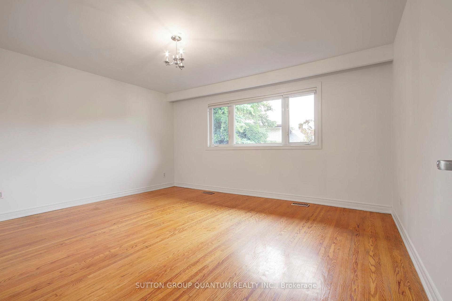 Photo 31 of 3456 Riverspray Crescent, Mississauga, Applewood — HOMEH