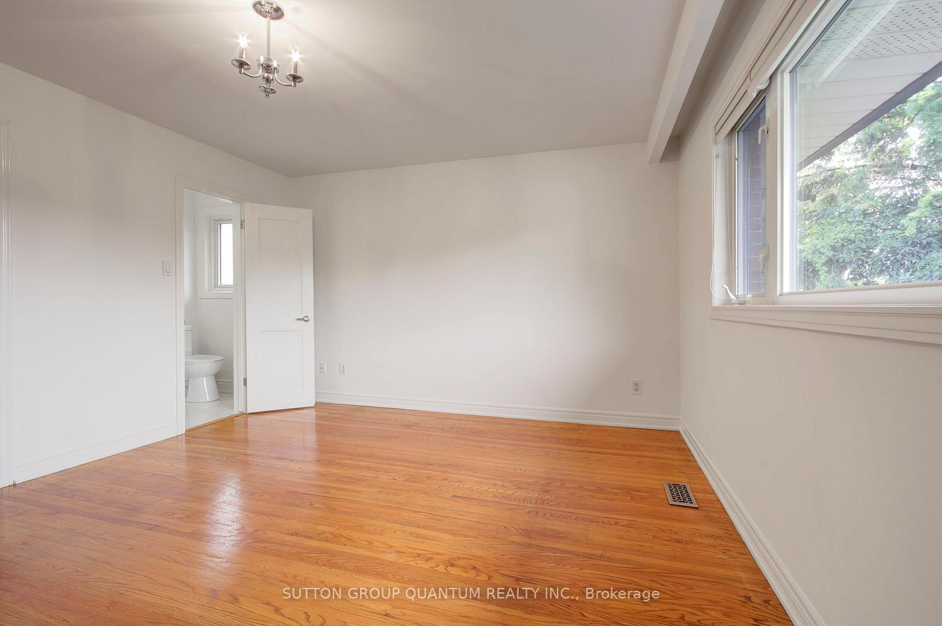 Photo 32 of 3456 Riverspray Crescent, Mississauga, Applewood — HOMEH