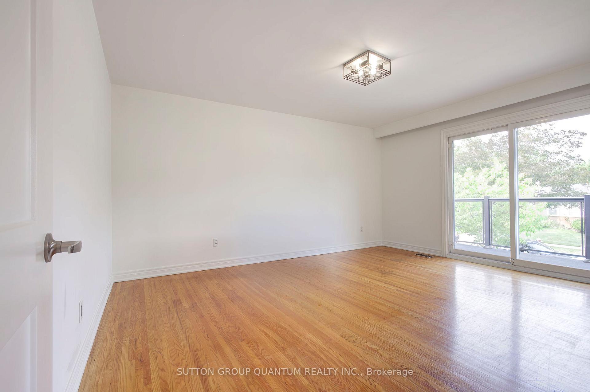 Photo 35 of 3456 Riverspray Crescent, Mississauga, Applewood — HOMEH