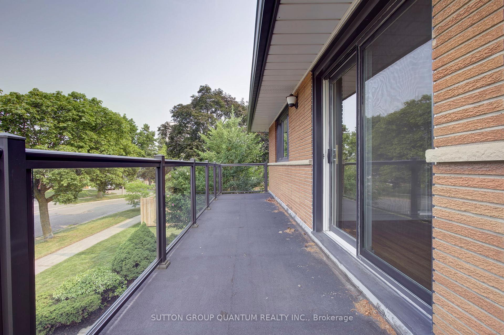 Photo 37 of 3456 Riverspray Crescent, Mississauga, Applewood — HOMEH