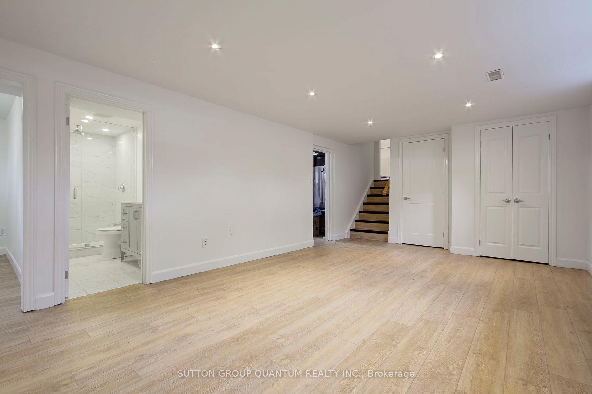 Photo 44 of 3456 Riverspray Crescent, Mississauga, Applewood — HOMEH