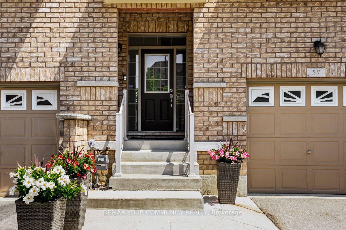 Photo 4 of 57 Davenfield Circle, Brampton, Bram East — HOMEH