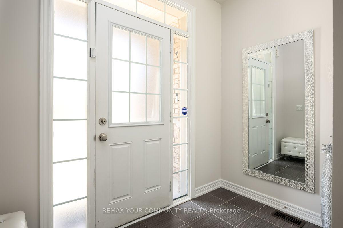 Photo 5 of 57 Davenfield Circle, Brampton, Bram East — HOMEH