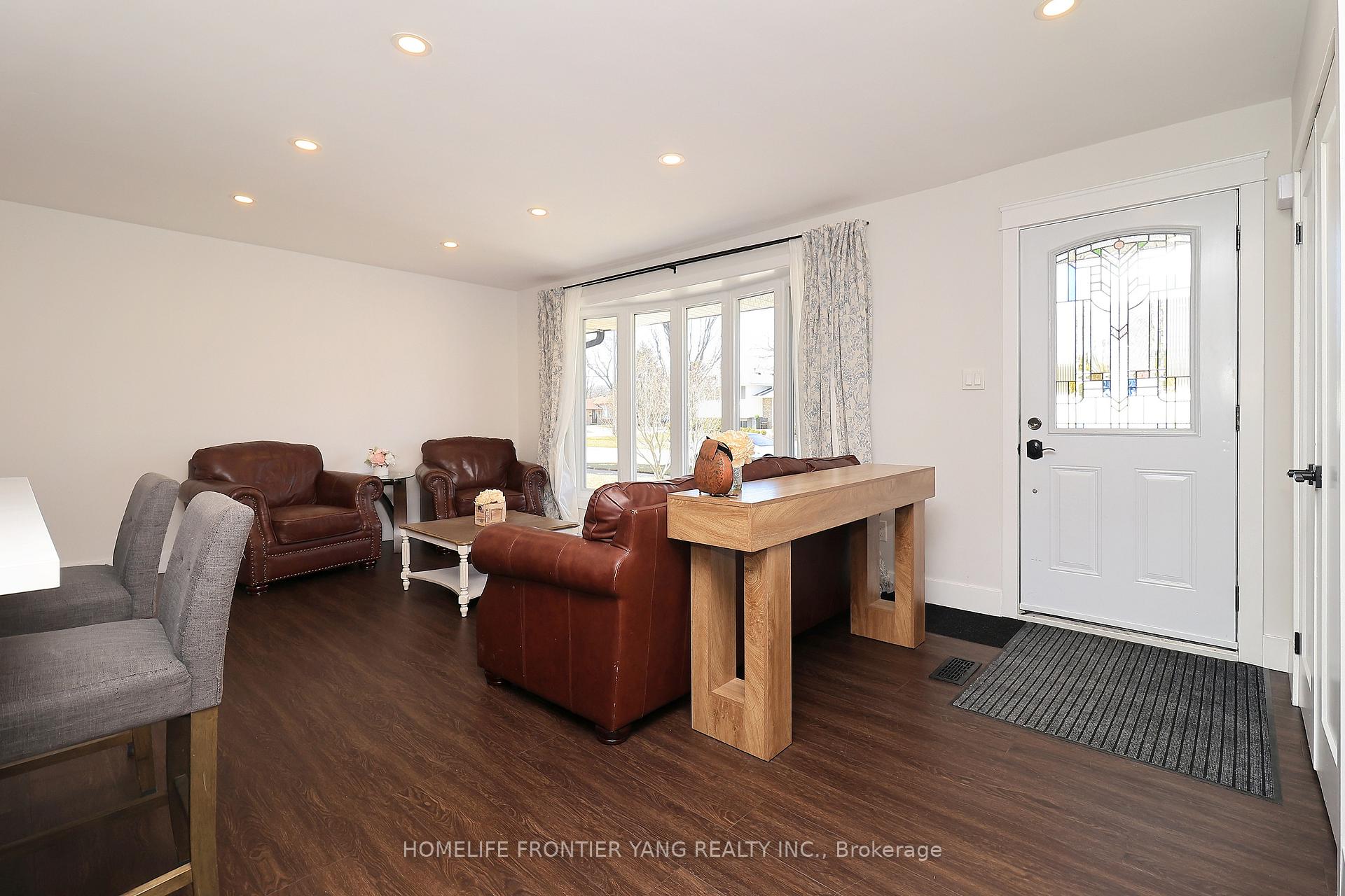 Photo 4 of 587 Wilene Drive, Burlington, Shoreacres — HOMEH