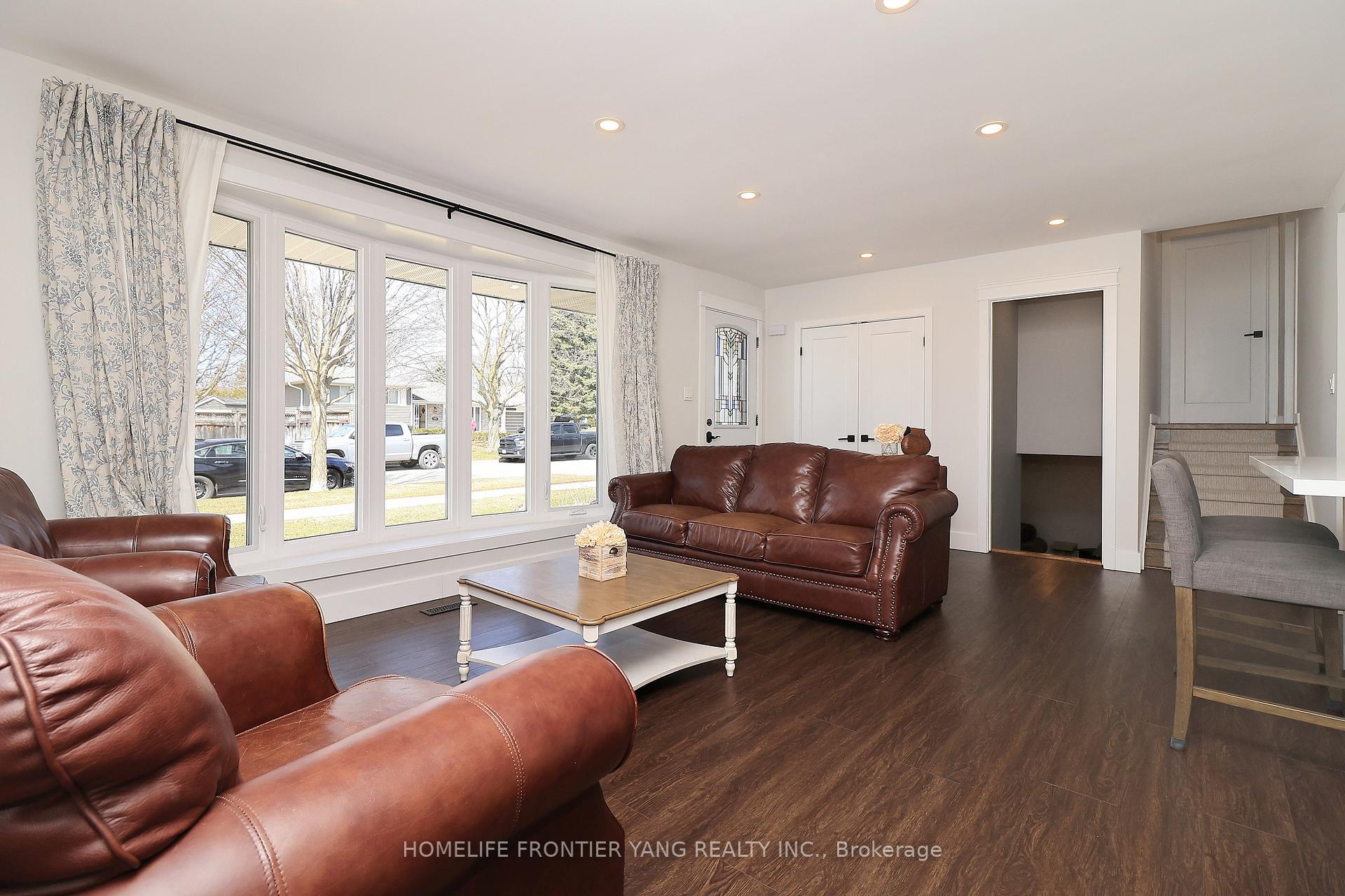 Photo 5 of 587 Wilene Drive, Burlington, Shoreacres — HOMEH