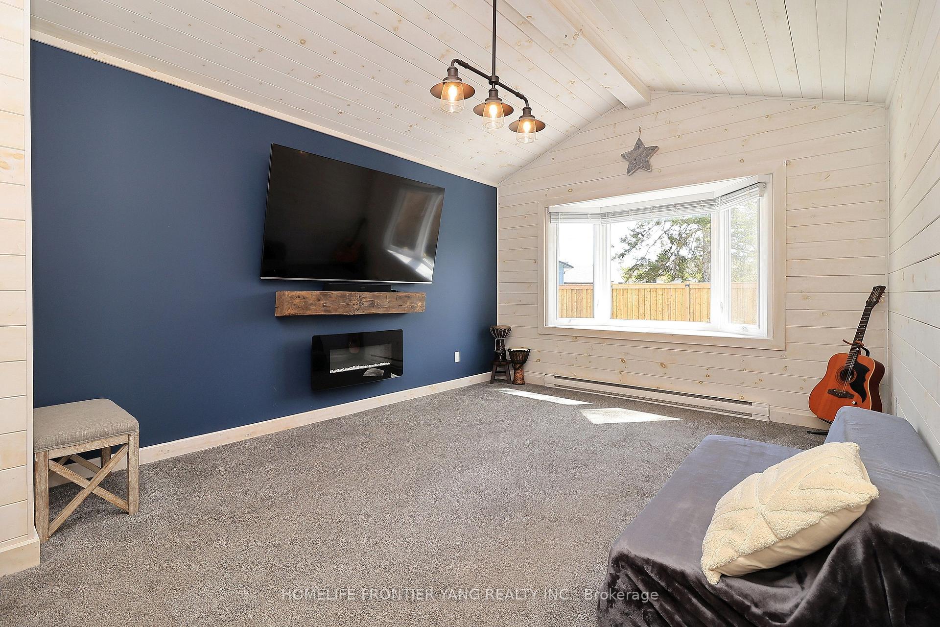 Photo 13 of 587 Wilene Drive, Burlington, Shoreacres — HOMEH