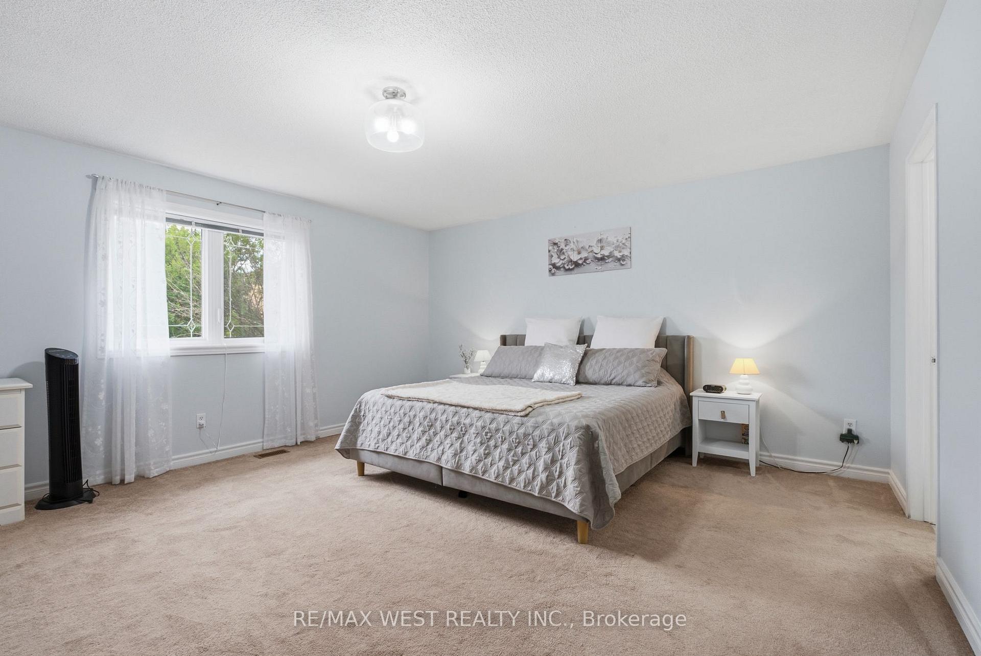 Photo 17 of 34 Wycombe Rd, North York, Downsview-Roding-CFB — HOMEH