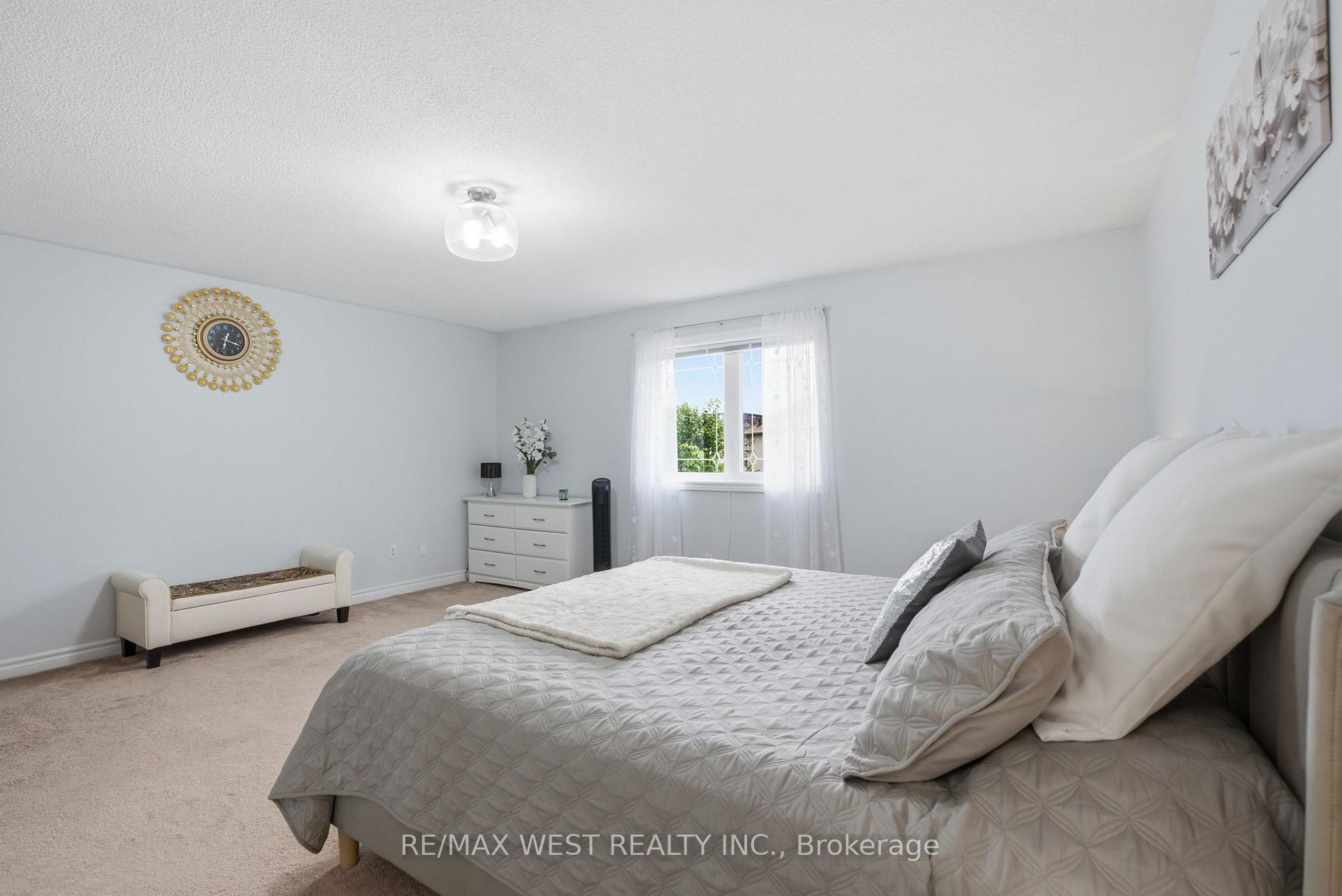 Photo 18 of 34 Wycombe Rd, North York, Downsview-Roding-CFB — HOMEH