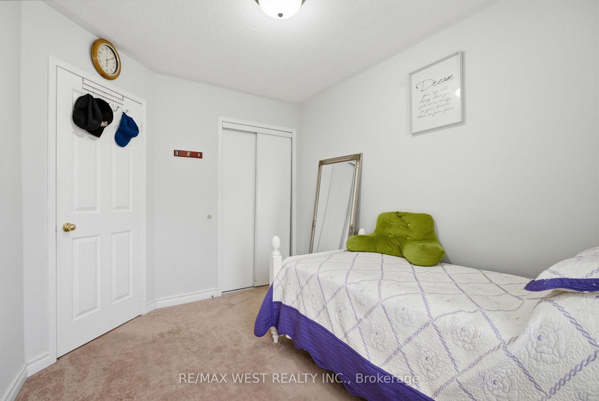 Photo 24 of 34 Wycombe Rd, North York, Downsview-Roding-CFB — HOMEH