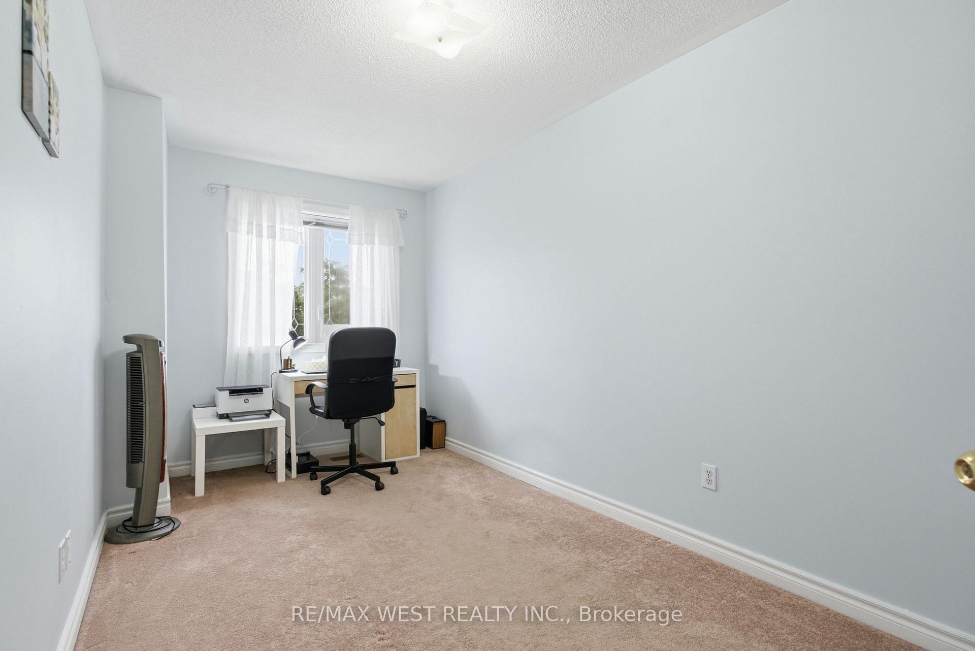 Photo 25 of 34 Wycombe Rd, North York, Downsview-Roding-CFB — HOMEH