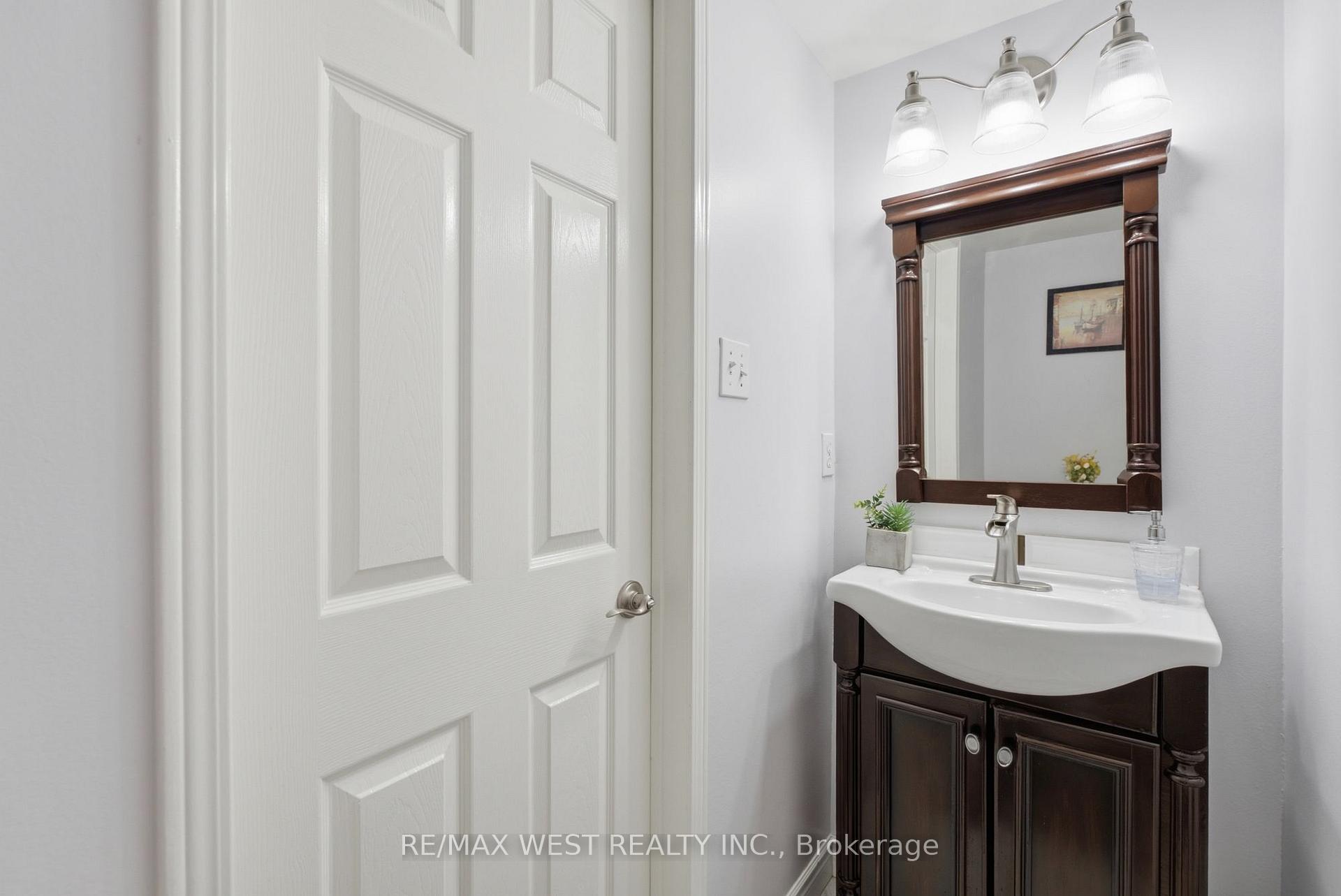 Photo 27 of 34 Wycombe Rd, North York, Downsview-Roding-CFB — HOMEH
