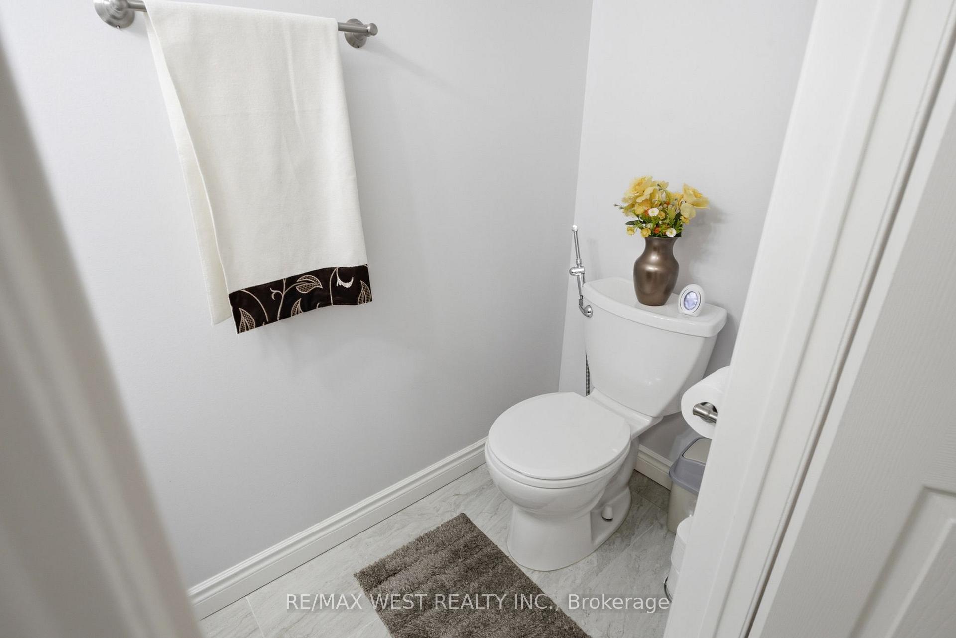 Photo 28 of 34 Wycombe Rd, North York, Downsview-Roding-CFB — HOMEH