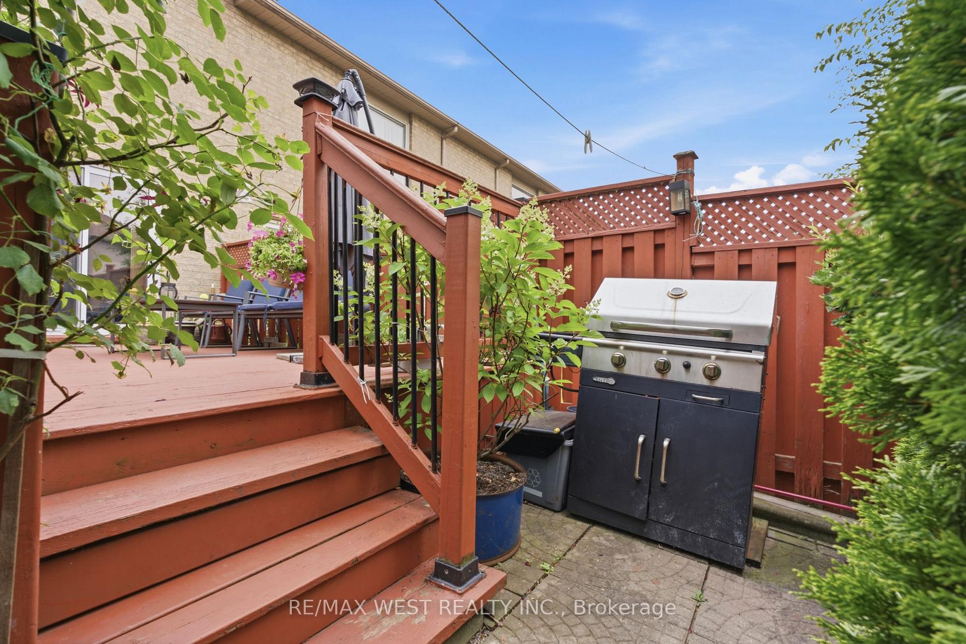 Photo 34 of 34 Wycombe Rd, North York, Downsview-Roding-CFB — HOMEH