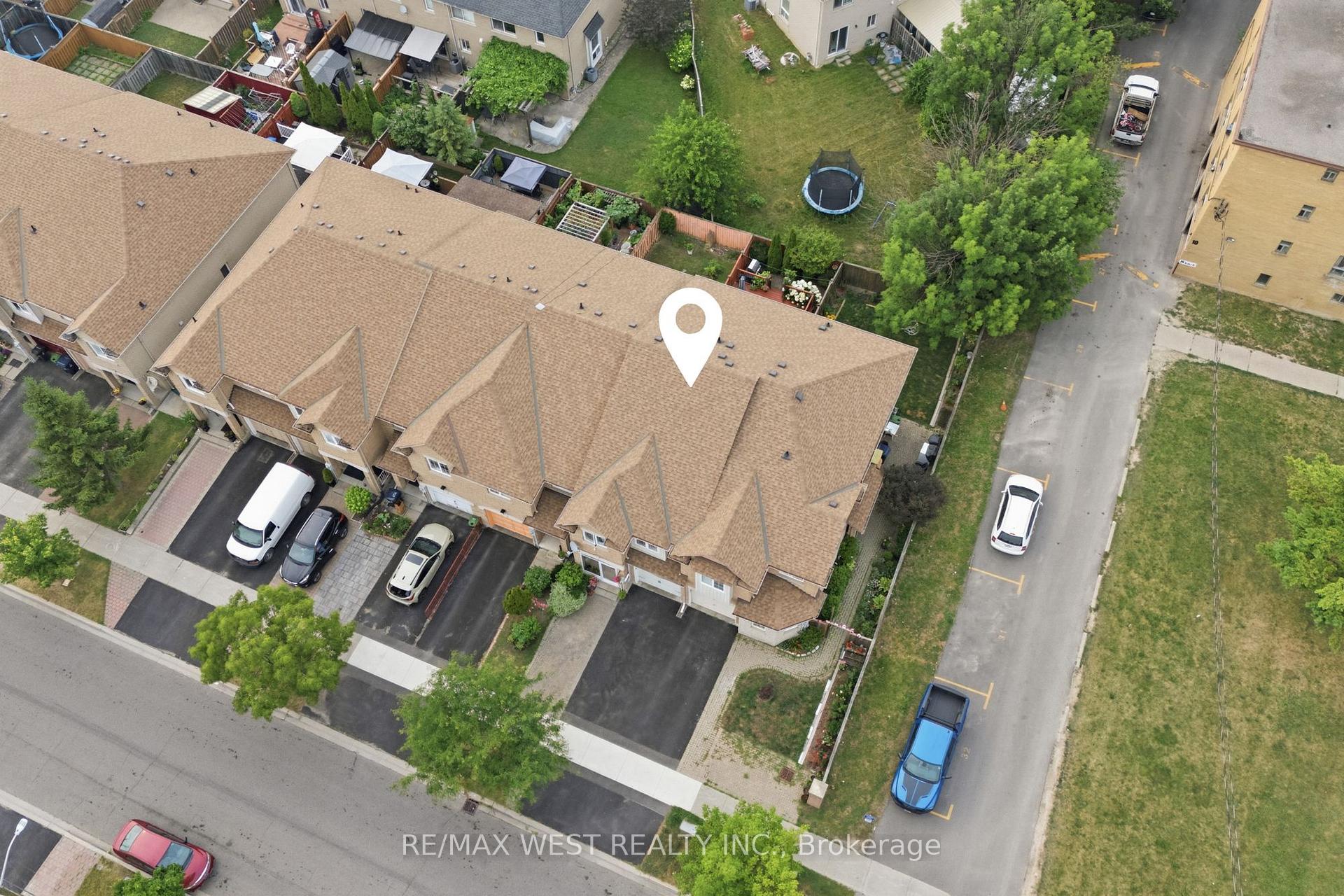 Photo 36 of 34 Wycombe Rd, North York, Downsview-Roding-CFB — HOMEH