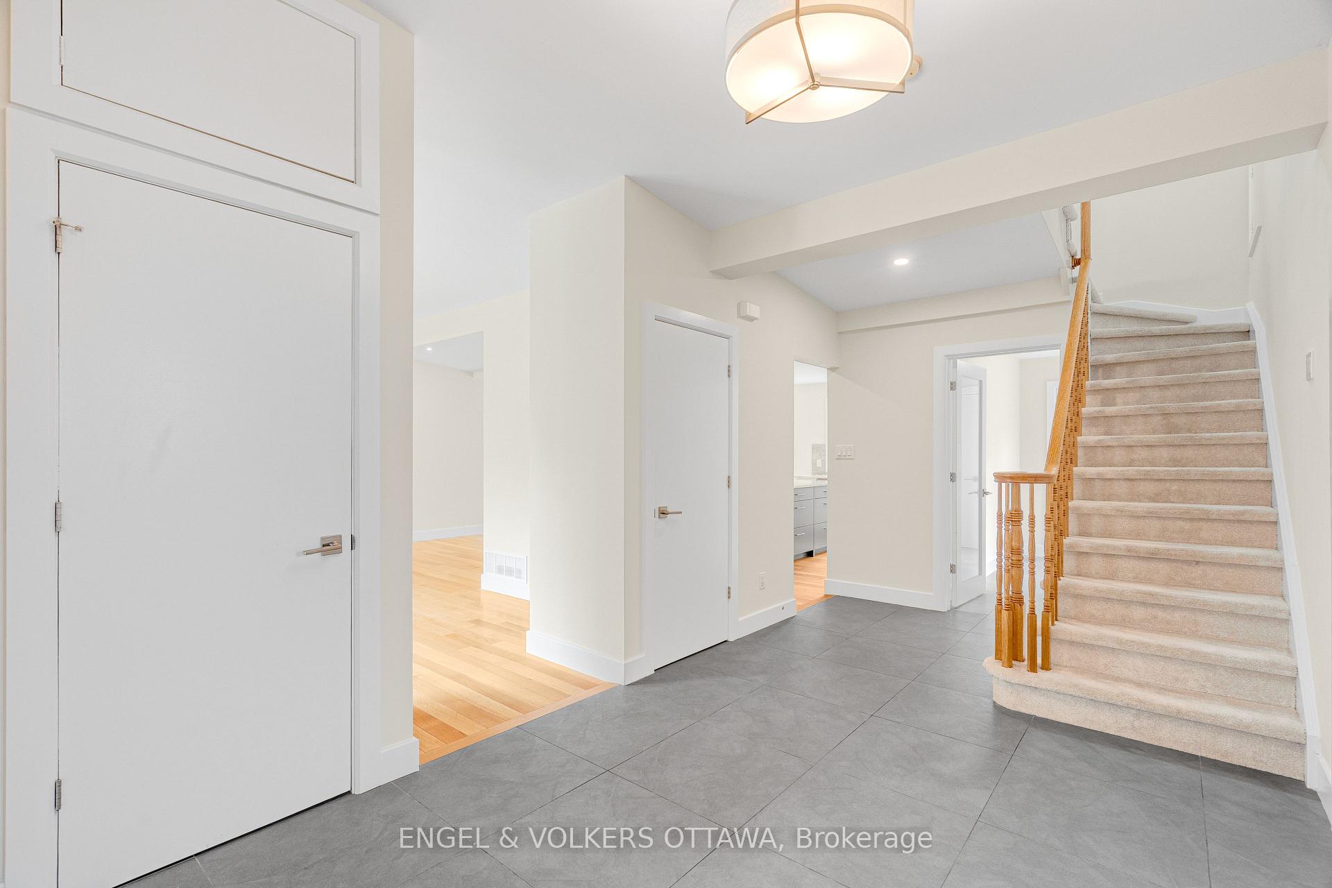 Photo 4 of 977 Blythdale Road, Ottawa, McKellar Heights/Glabar Park — HOMEH