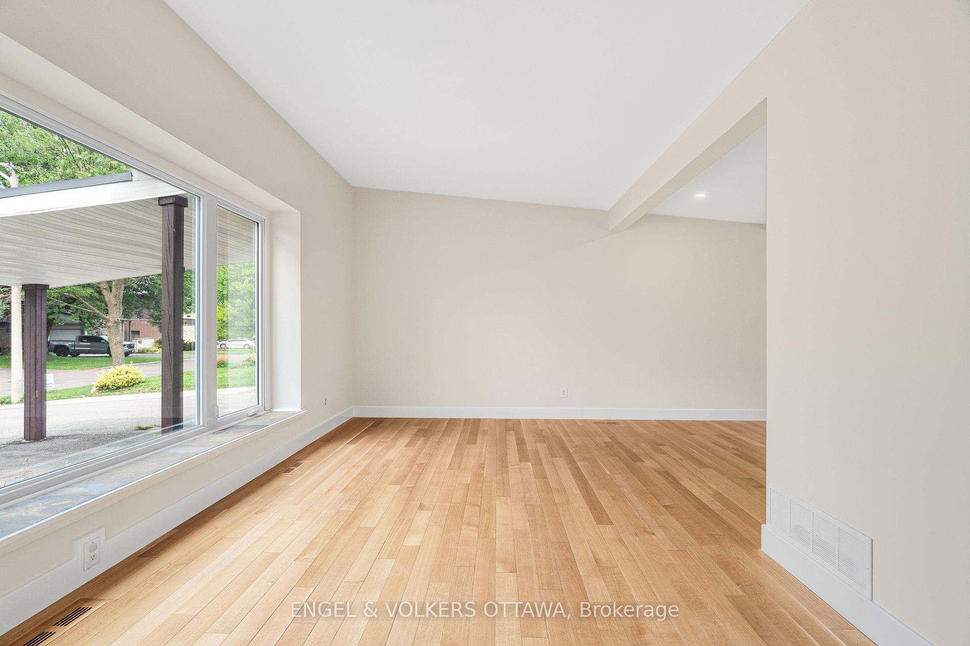 Photo 5 of 977 Blythdale Road, Ottawa, McKellar Heights/Glabar Park — HOMEH