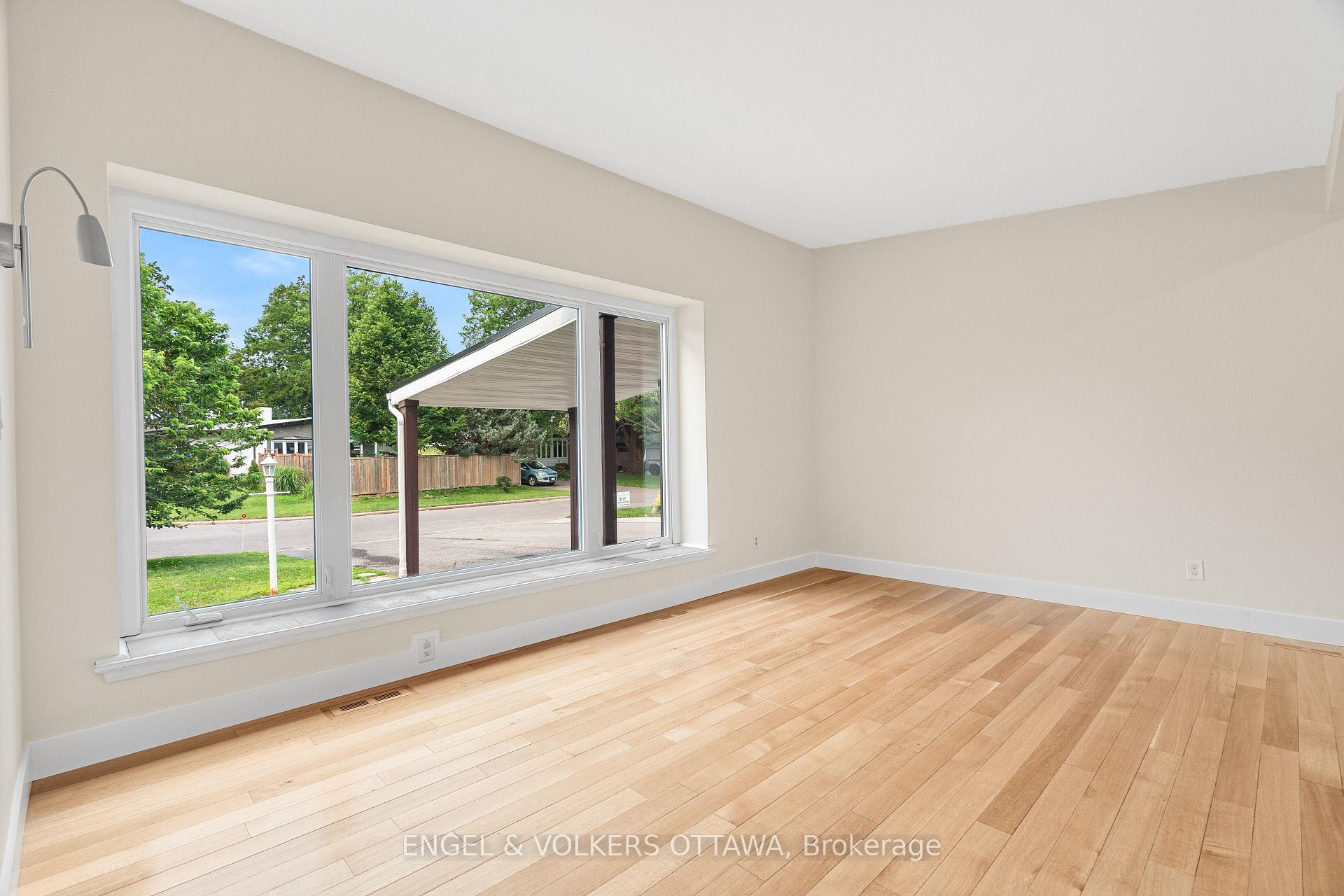 Photo 6 of 977 Blythdale Road, Ottawa, McKellar Heights/Glabar Park — HOMEH