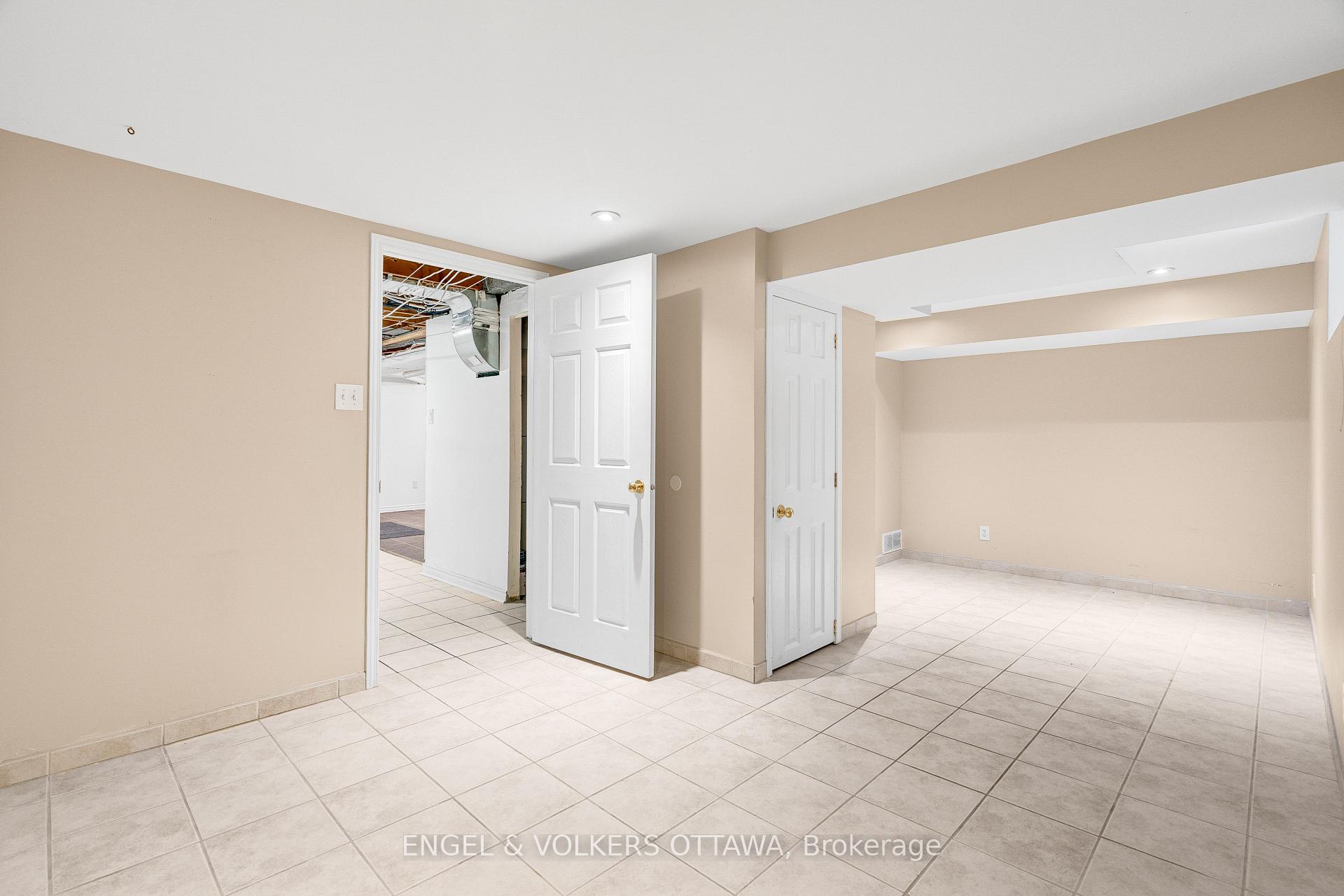 Photo 29 of 977 Blythdale Road, Ottawa, McKellar Heights/Glabar Park — HOMEH