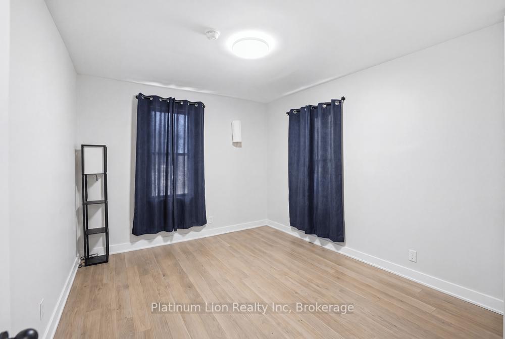 Photo 11 of 773 Lawrence Road, Hamilton, Bartonville — HOMEH