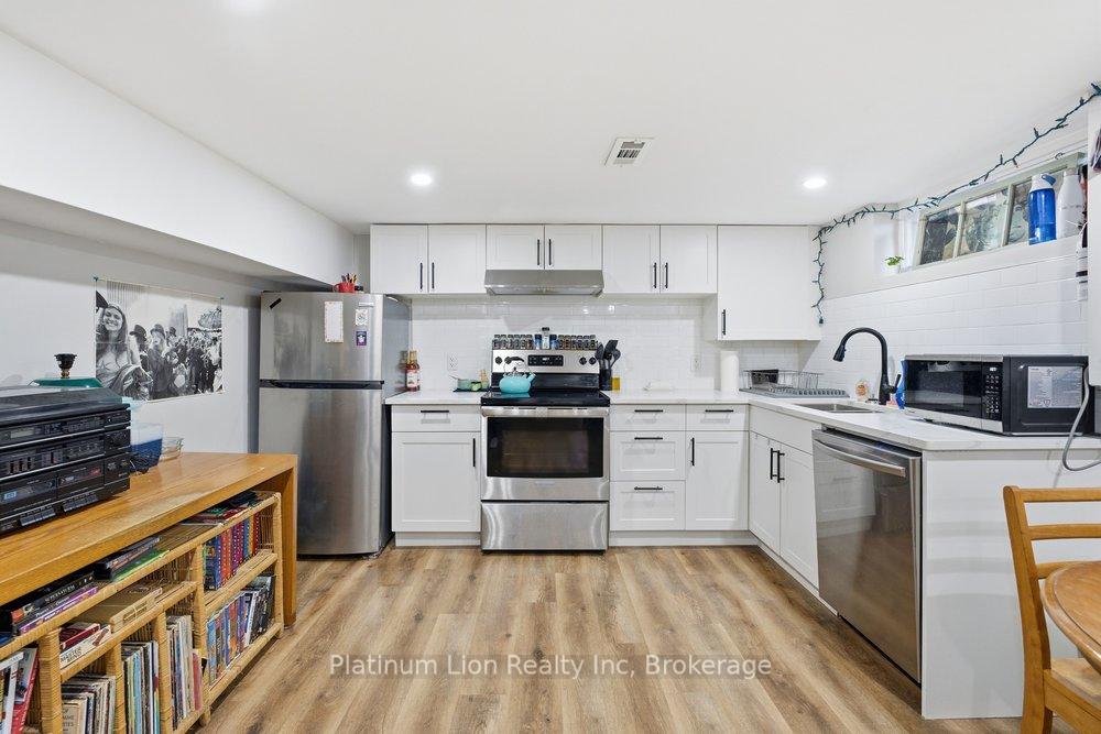 Photo 33 of 773 Lawrence Road, Hamilton, Bartonville — HOMEH