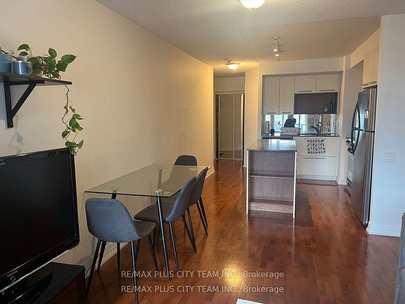 Photo 3 of Unit 1302, 21 Carlton Street, Toronto, Church-Yonge Corridor — HOMEH