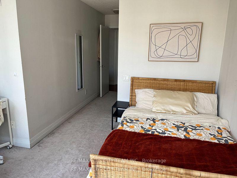 Photo 5 of Unit 1302, 21 Carlton Street, Toronto, Church-Yonge Corridor — HOMEH