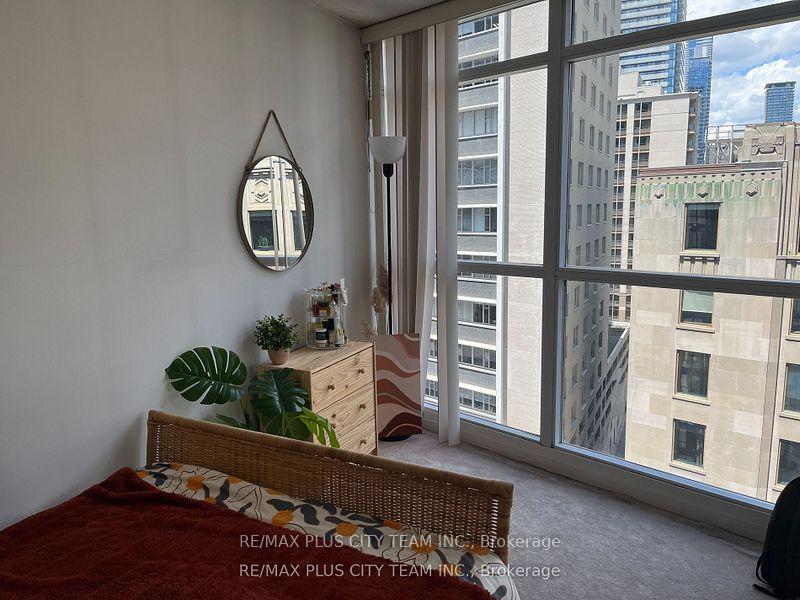 Photo 6 of Unit 1302, 21 Carlton Street, Toronto, Church-Yonge Corridor — HOMEH