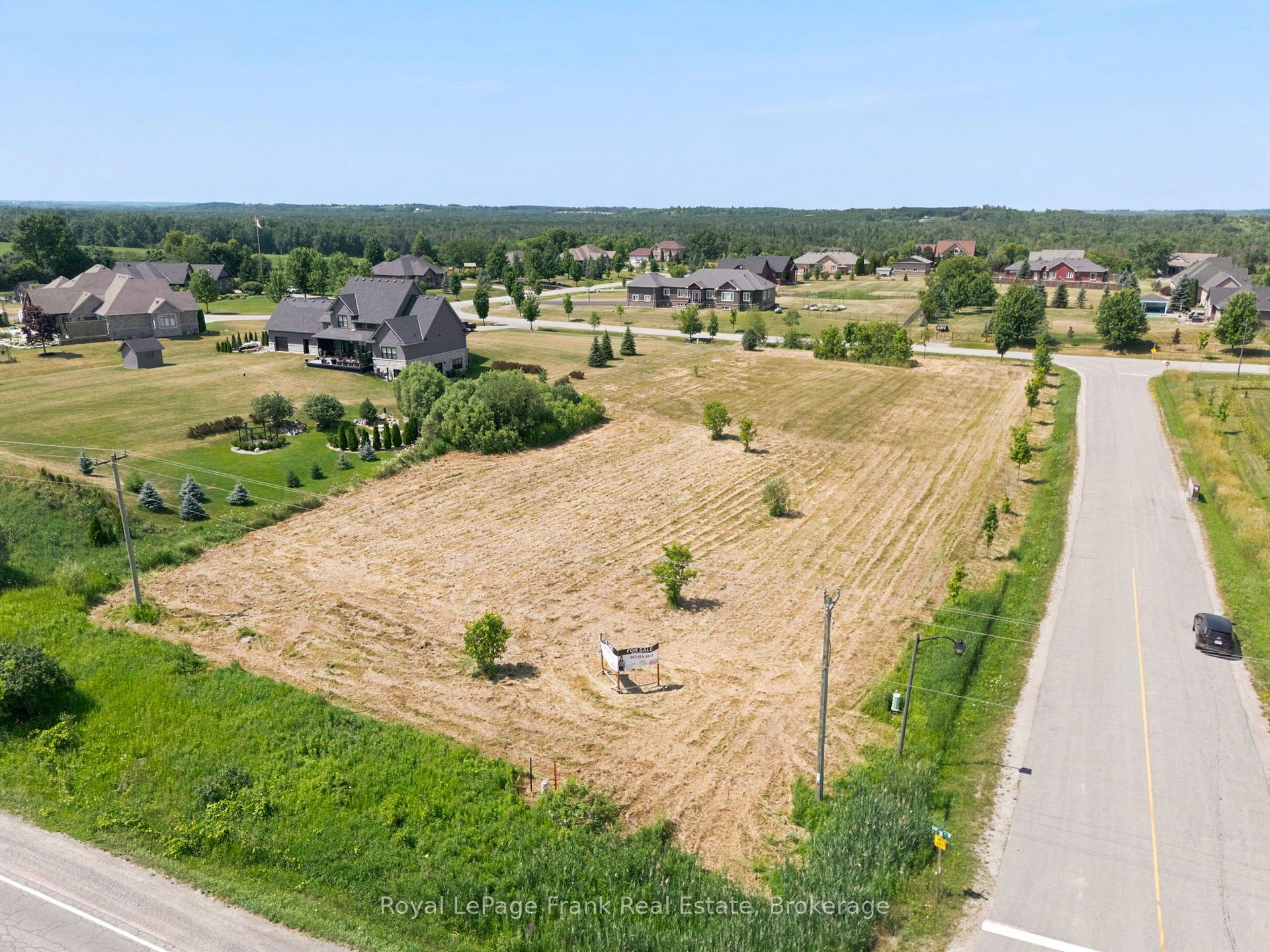 Photo 7 of 1 Bagshaw Crescent, Uxbridge, Rural Uxbridge — HOMEH