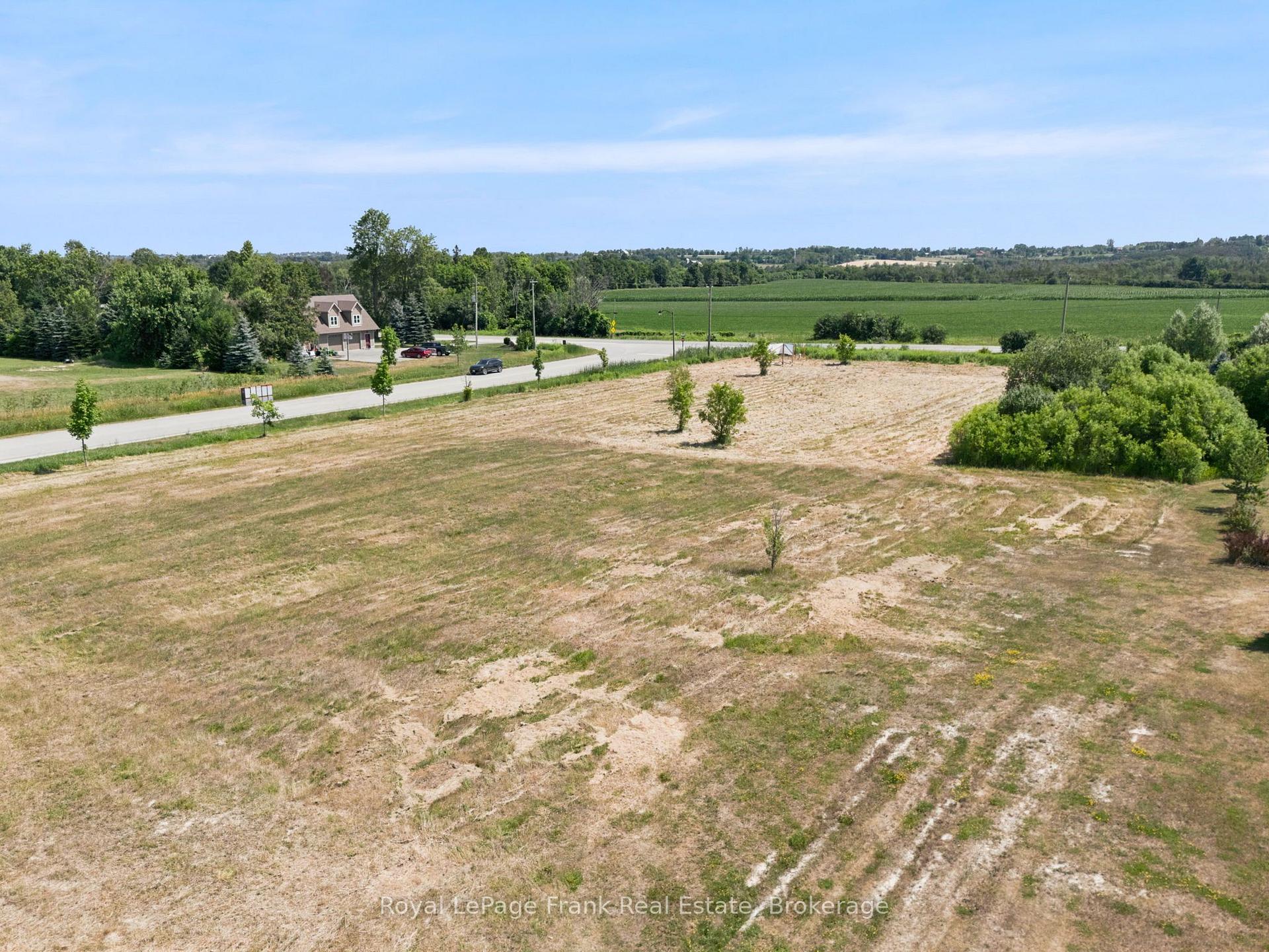 Photo 8 of 1 Bagshaw Crescent, Uxbridge, Rural Uxbridge — HOMEH