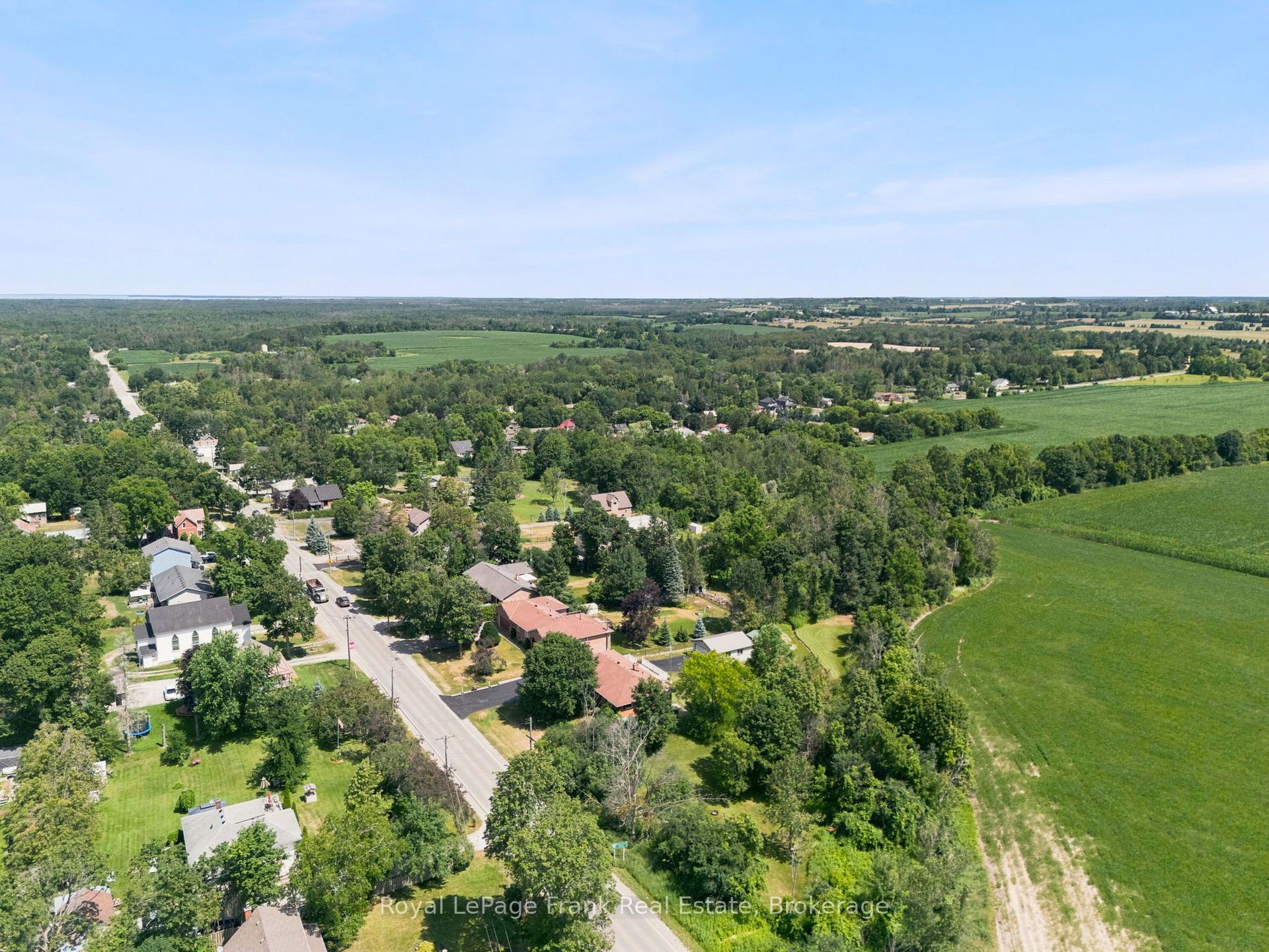 Photo 9 of 1 Bagshaw Crescent, Uxbridge, Rural Uxbridge — HOMEH
