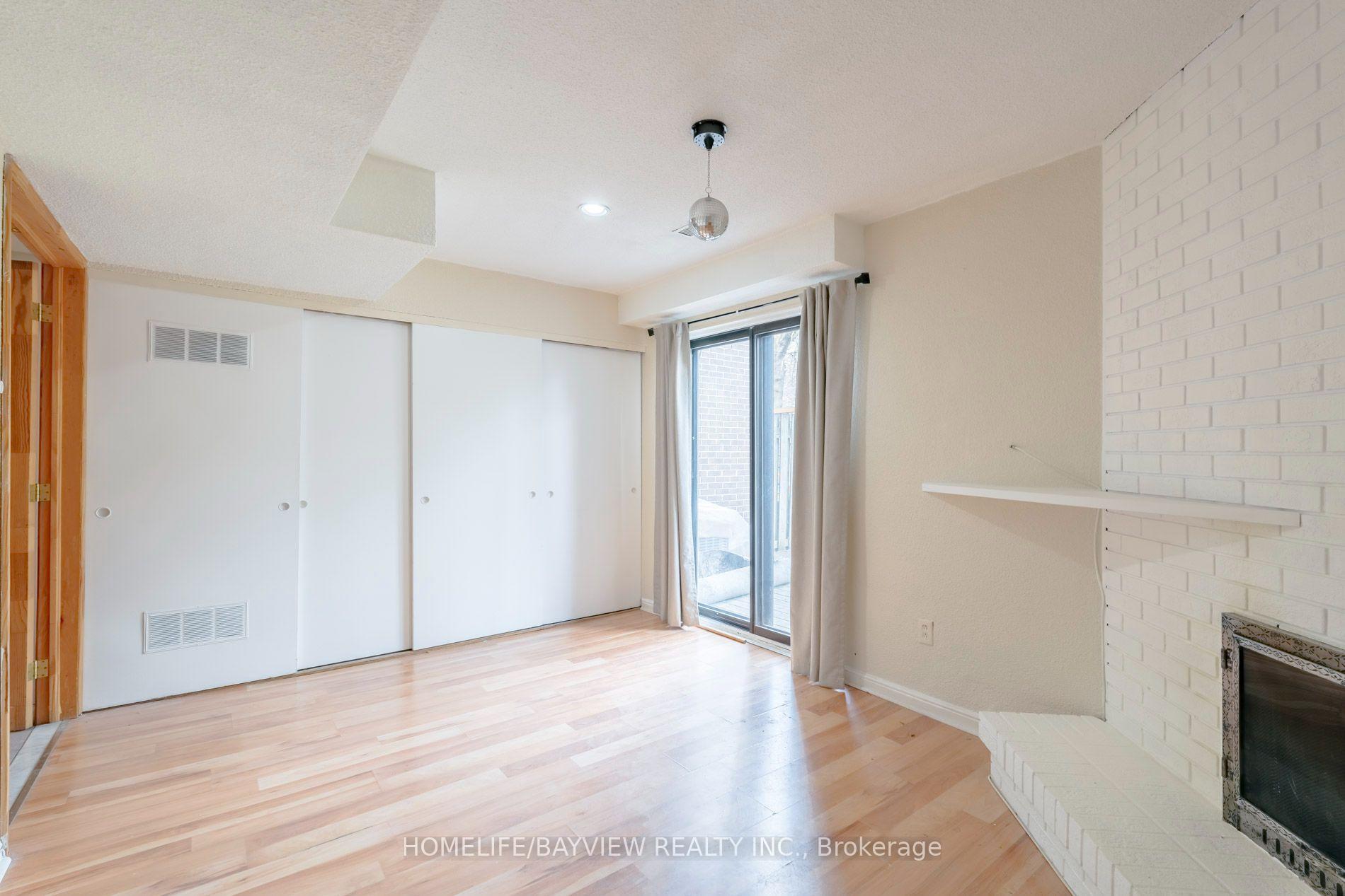 Photo 7 of 17 Stoneham Road, Etobicoke, Eringate-Centennial-West Deane — HOMEH