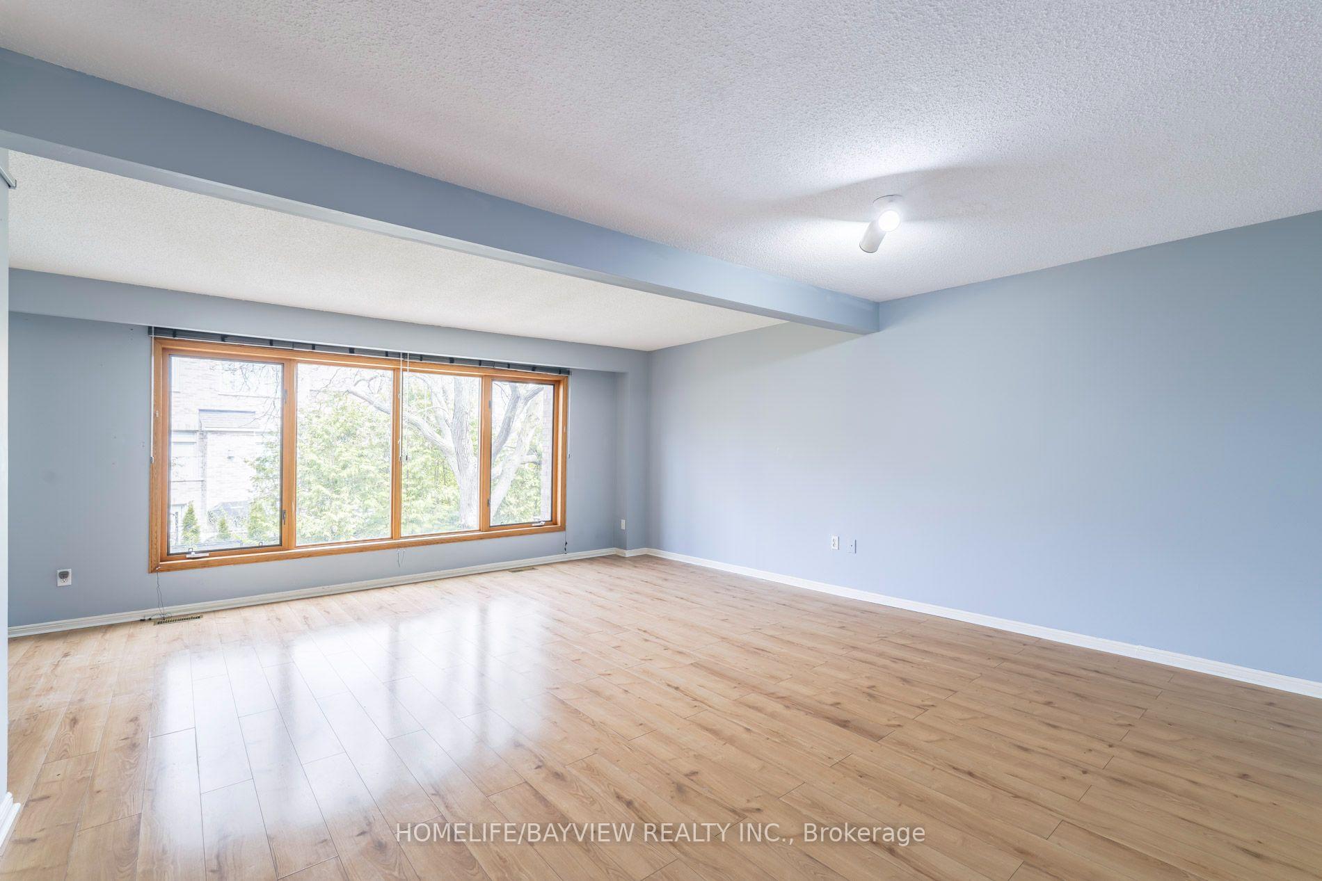 Photo 10 of 17 Stoneham Road, Etobicoke, Eringate-Centennial-West Deane — HOMEH