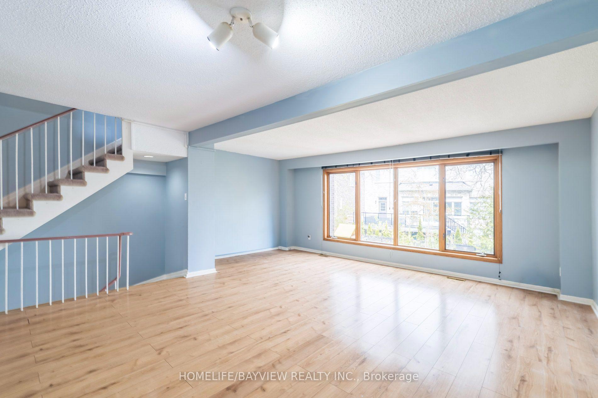 Photo 11 of 17 Stoneham Road, Etobicoke, Eringate-Centennial-West Deane — HOMEH