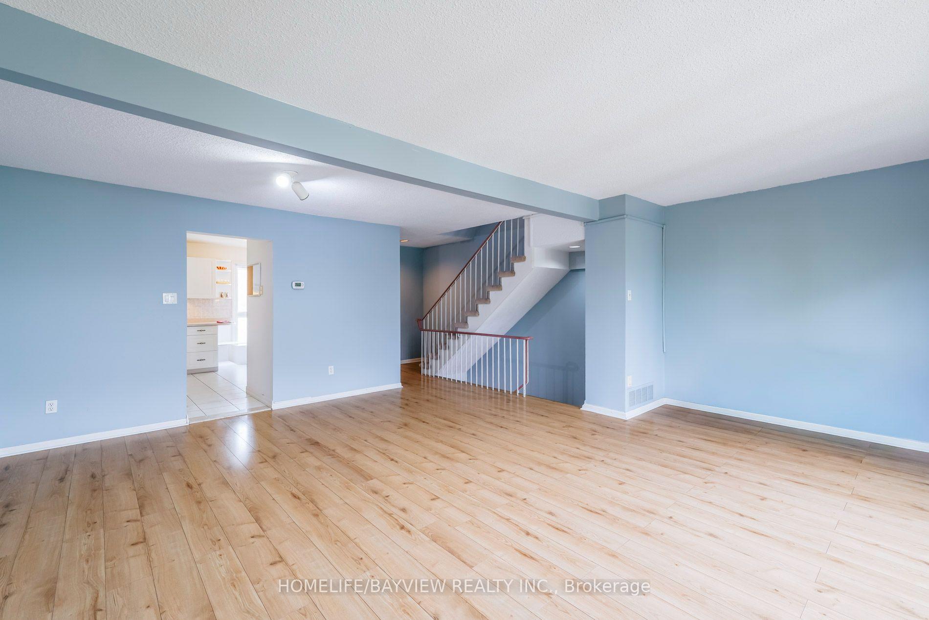 Photo 12 of 17 Stoneham Road, Etobicoke, Eringate-Centennial-West Deane — HOMEH
