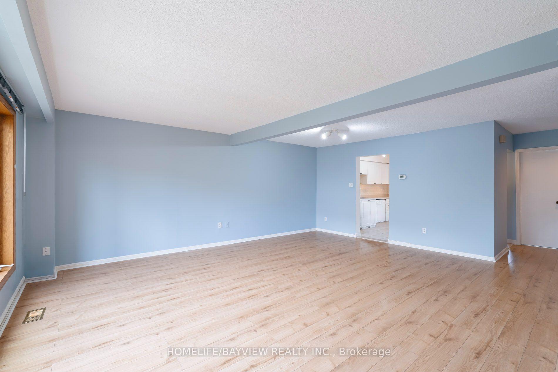 Photo 13 of 17 Stoneham Road, Etobicoke, Eringate-Centennial-West Deane — HOMEH